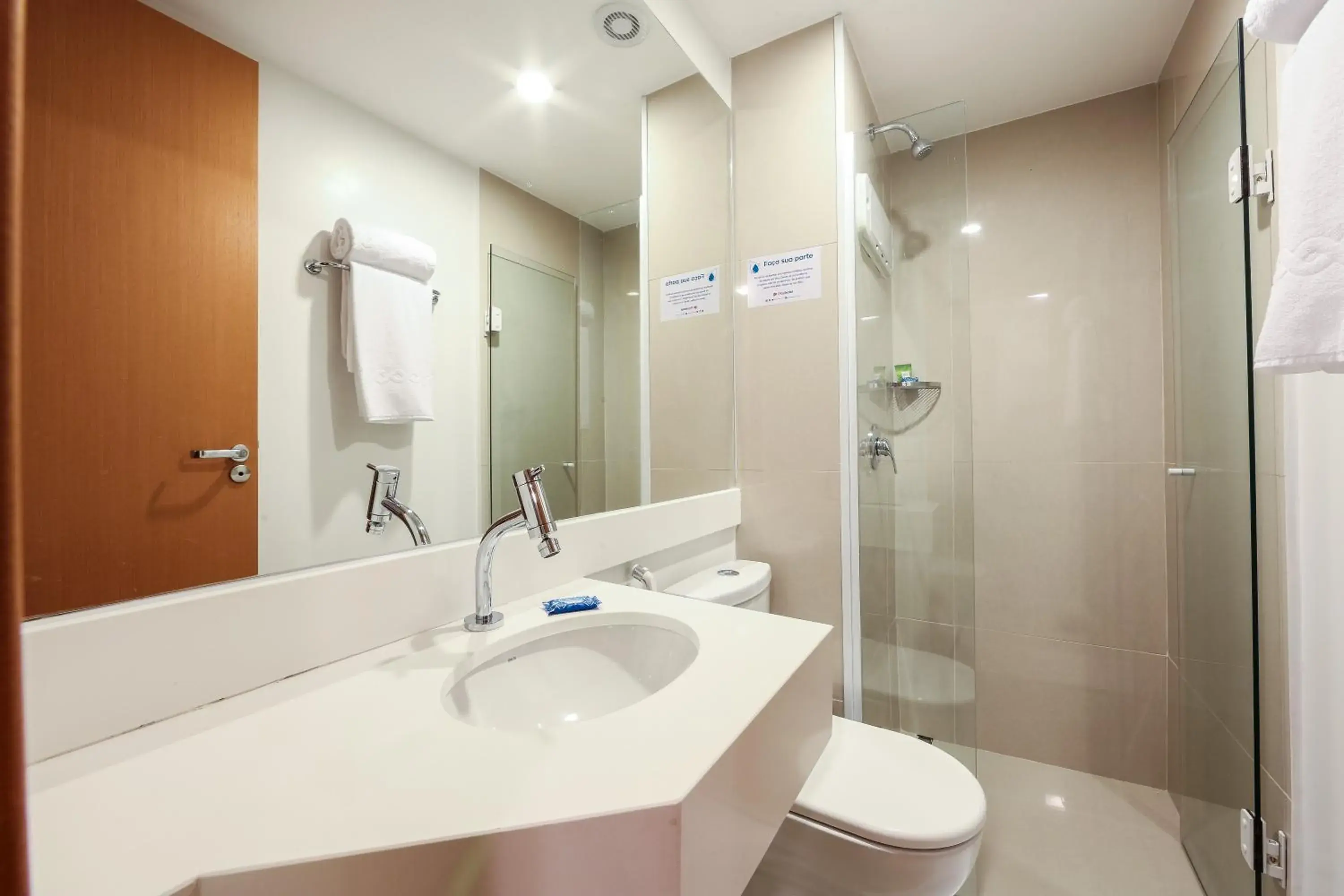 Bathroom in i5 Hotel Águas Claras Bathroom in i5 Hotel Águas Claras
