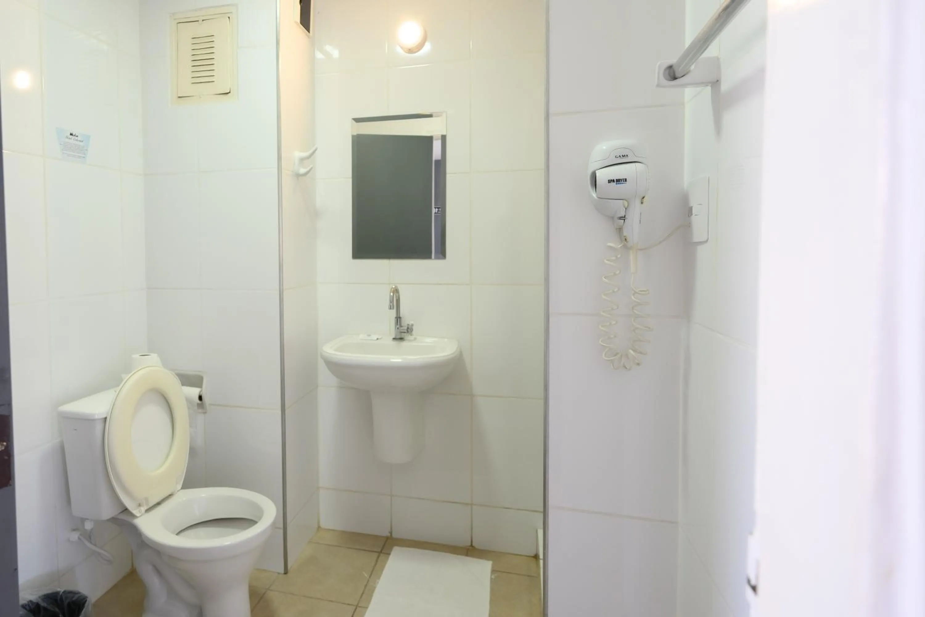 Bathroom in Hotel Colonial