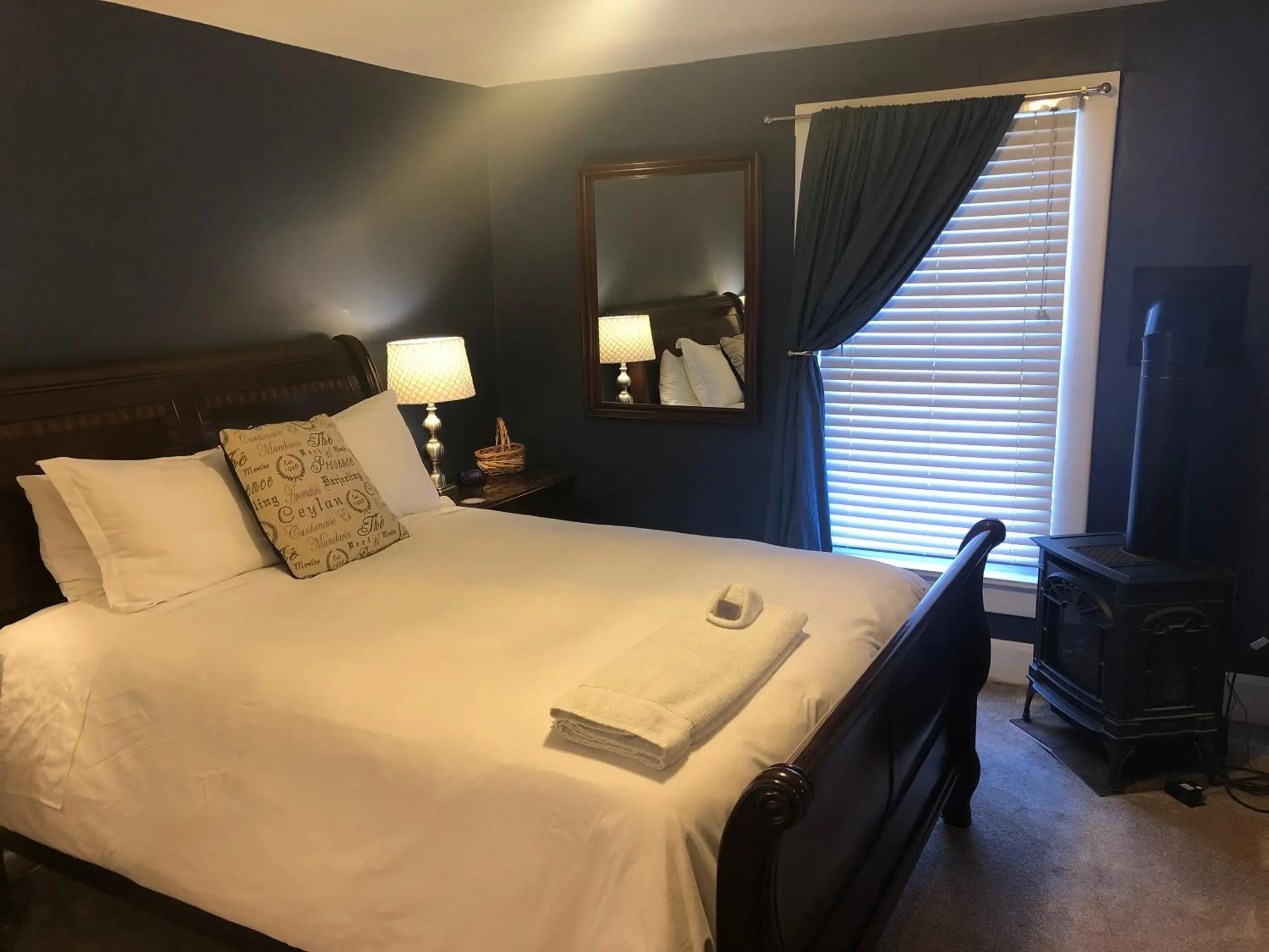 Double Room with Mountain View in The Salida Inn and Hostel Double Room with Mountain View in The Salida Inn and Hostel