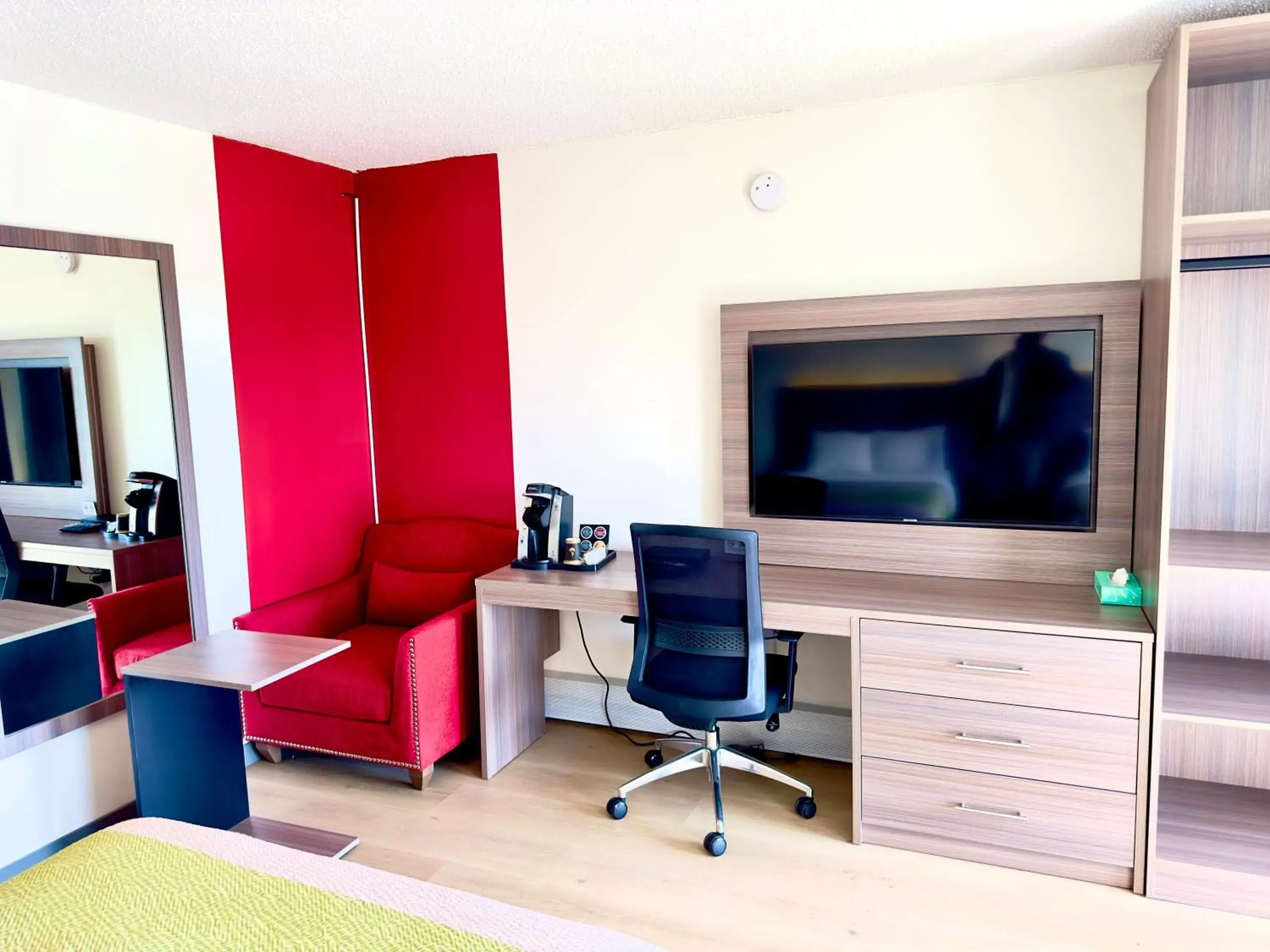 Deluxe Single Room in Westport Inn Deluxe Single Room in Westport Inn