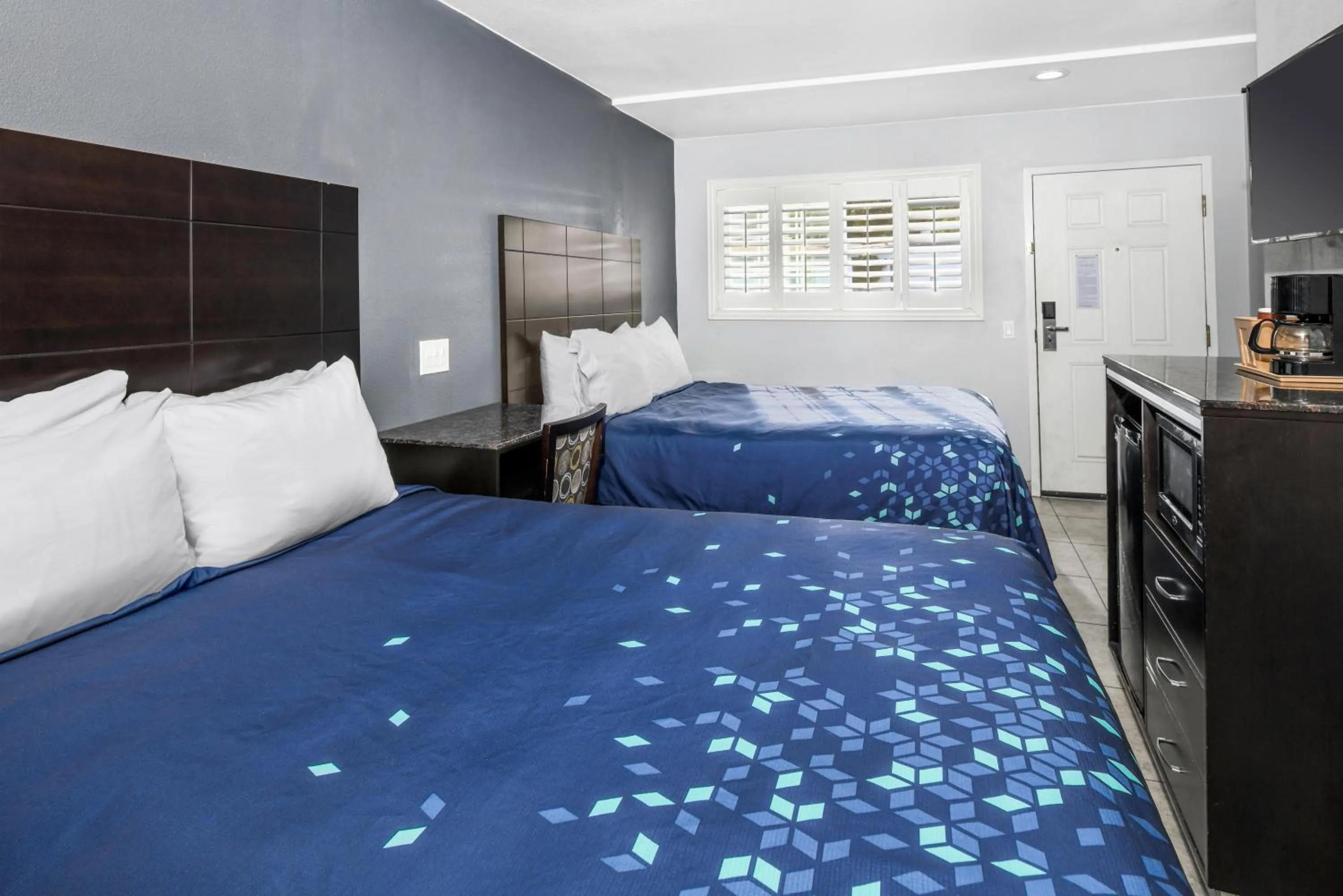 Bed in Scandia Motel