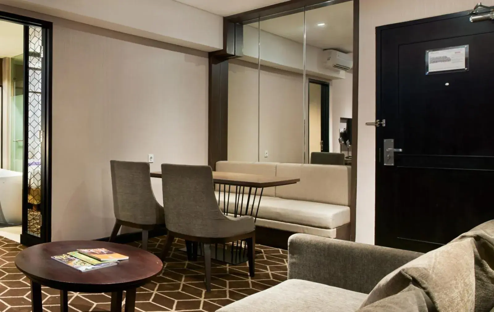 Swiss-Belinn Tunjungan Surabaya Swiss-Belinn Tunjungan Surabaya