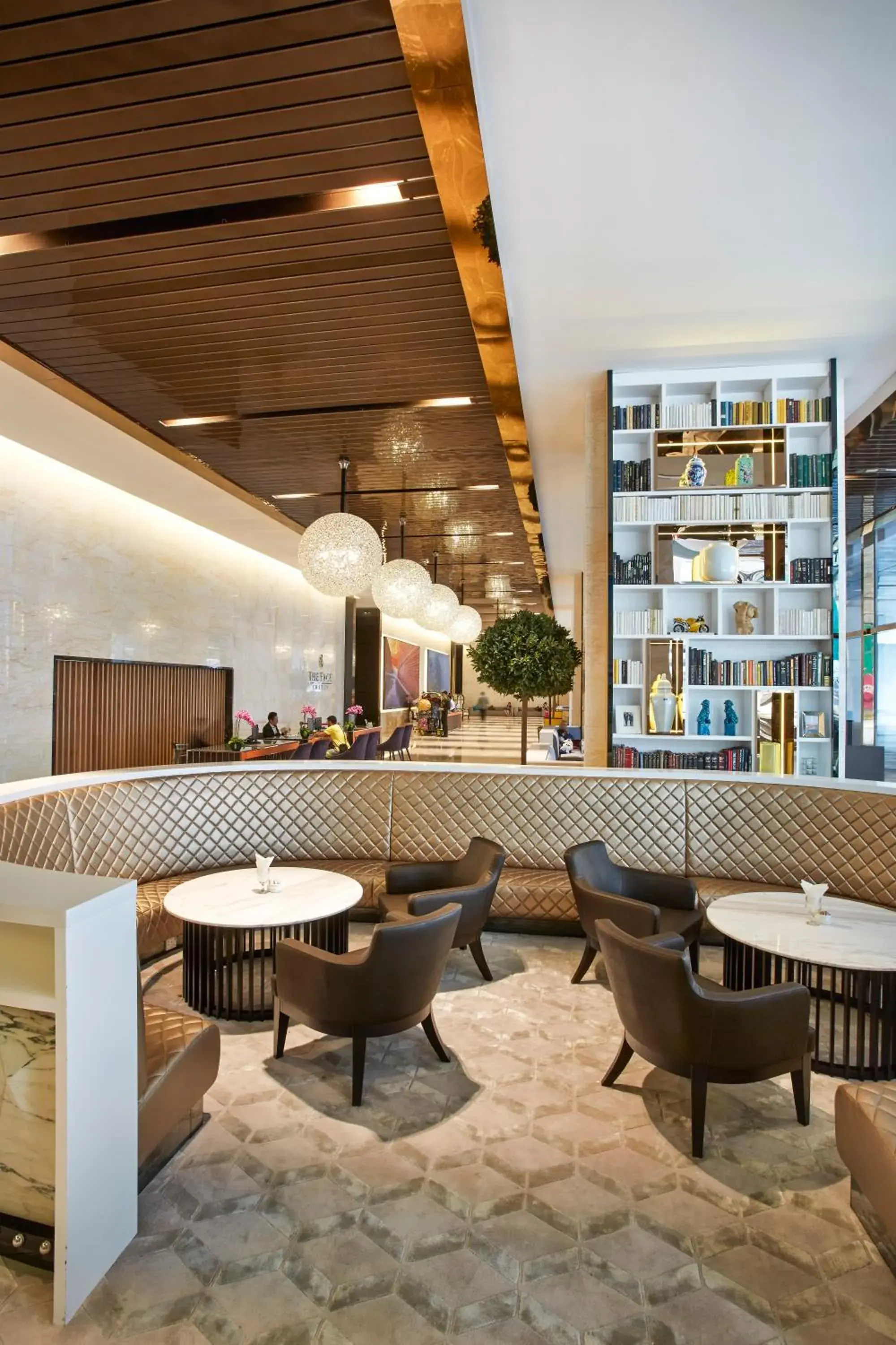 Restaurant/places to eat in THE FACE Suites Hotel Restaurant/places to eat in THE FACE Suites Hotel