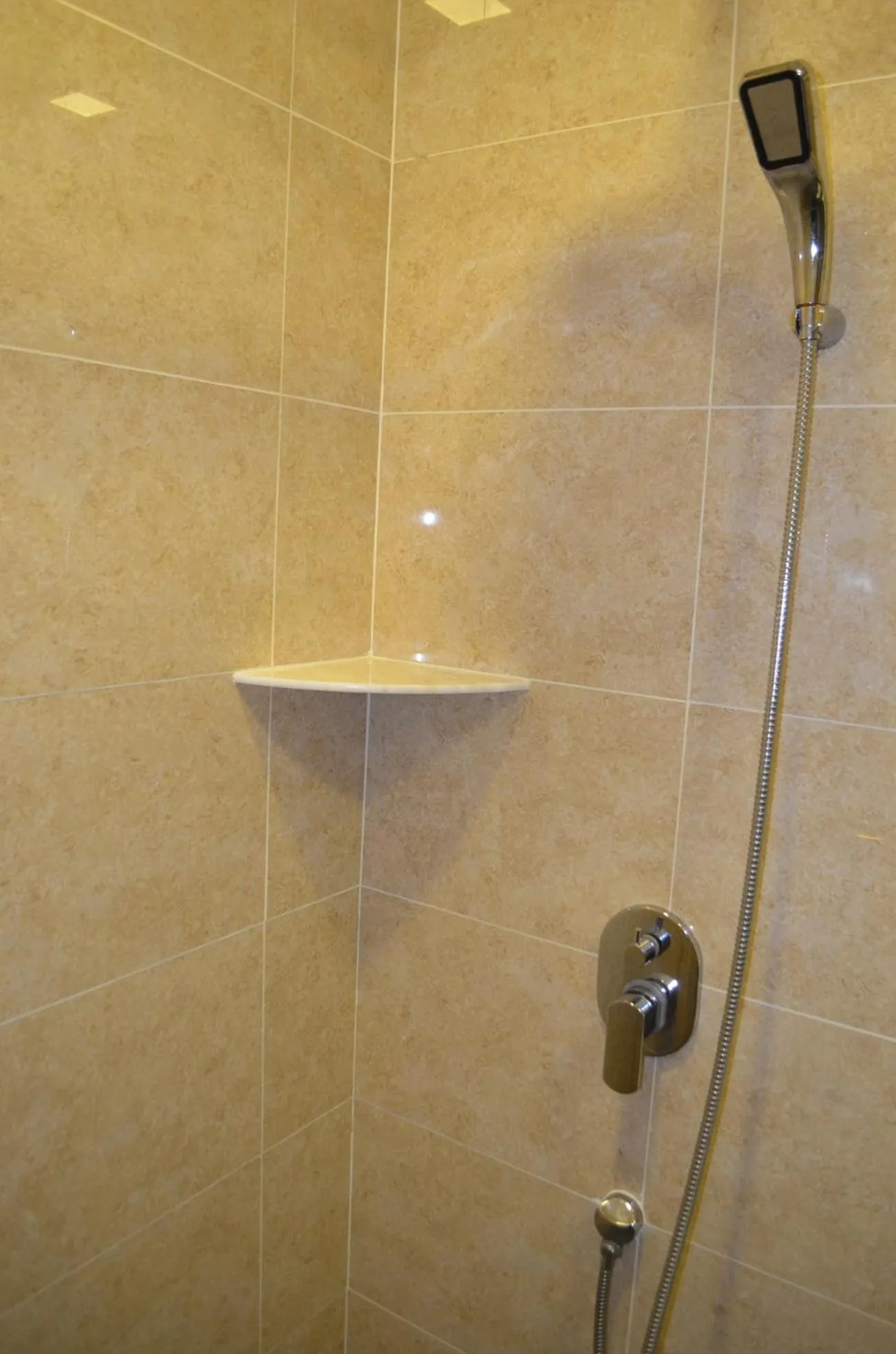 Shower in Q Bintang Hotel