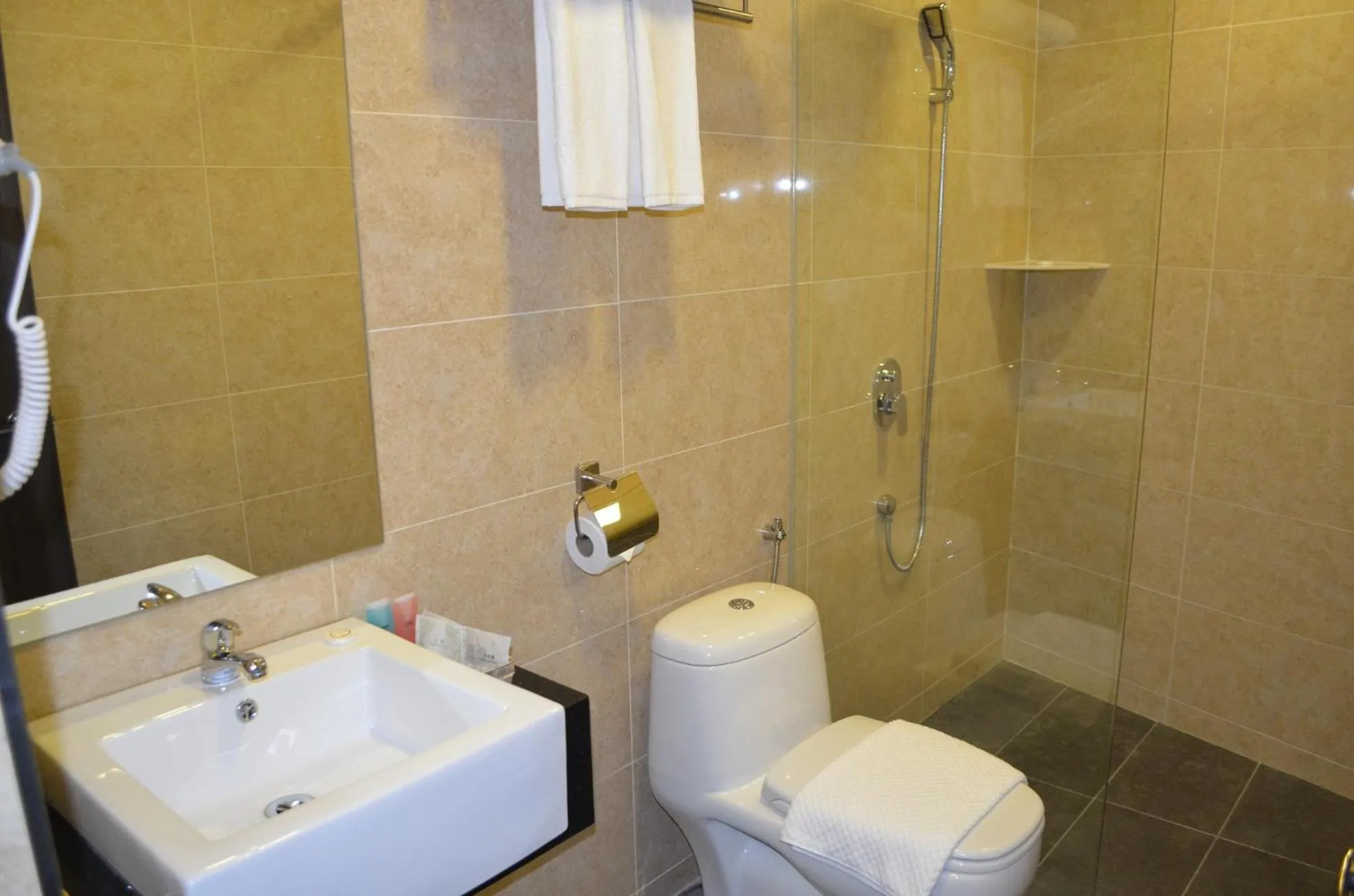 Bathroom in Q Bintang Hotel