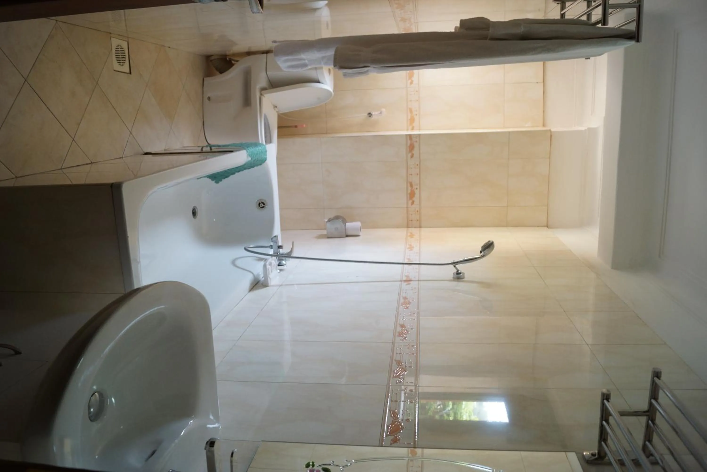 Shower in Tristar Hotel Kampala