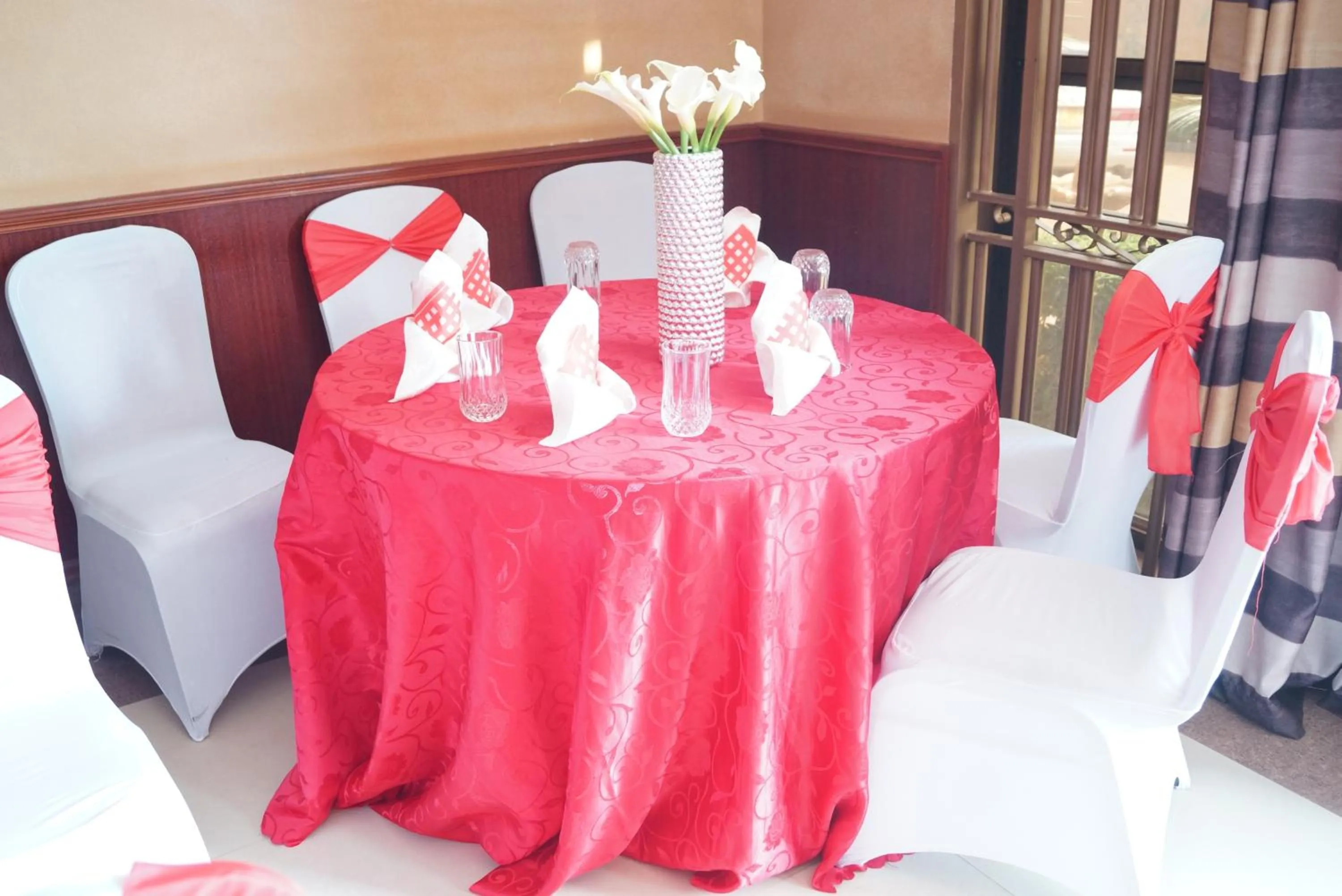 Restaurant/places to eat in Tristar Hotel Kampala