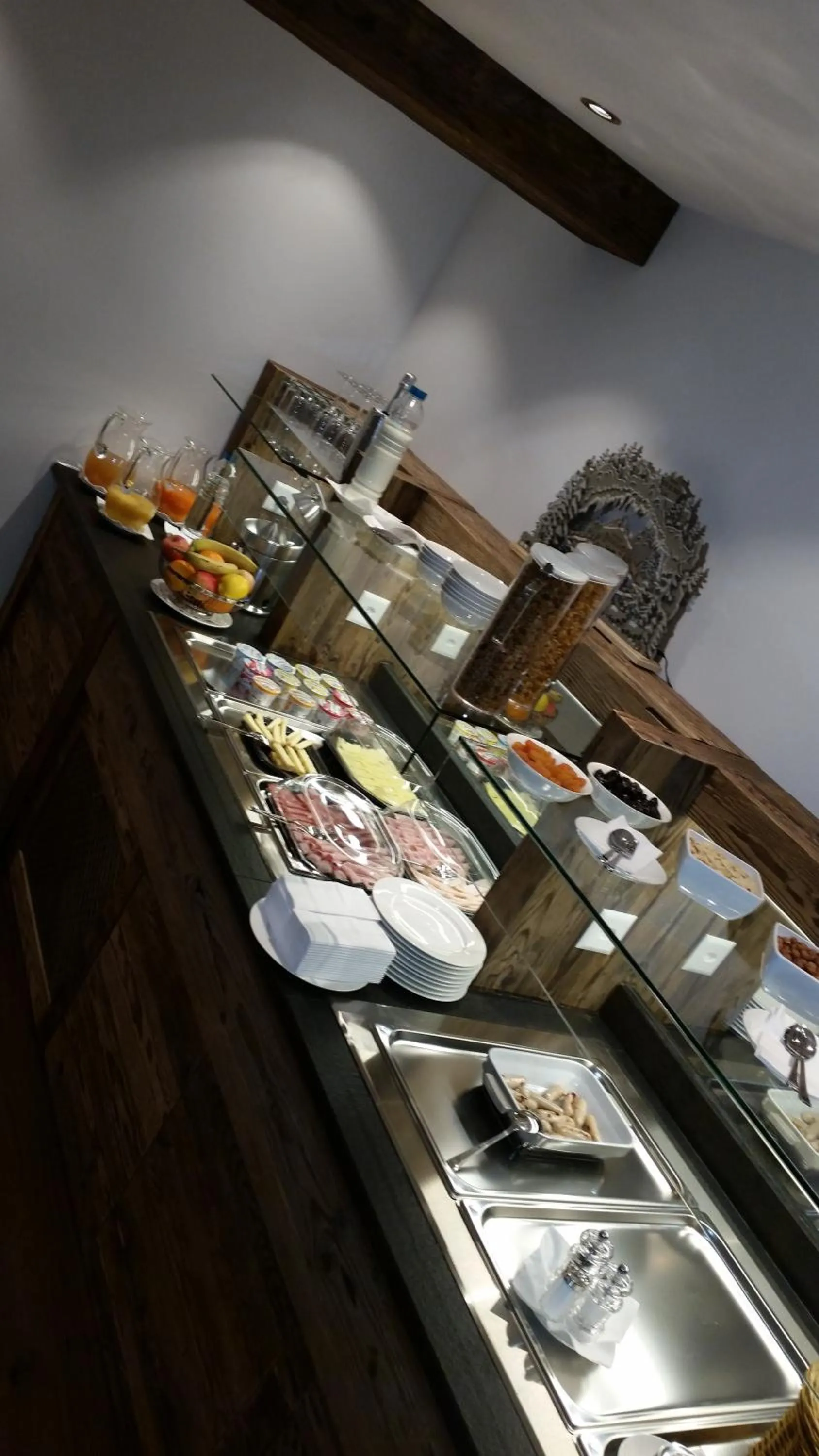 Buffet breakfast in Panorama Ski Lodge