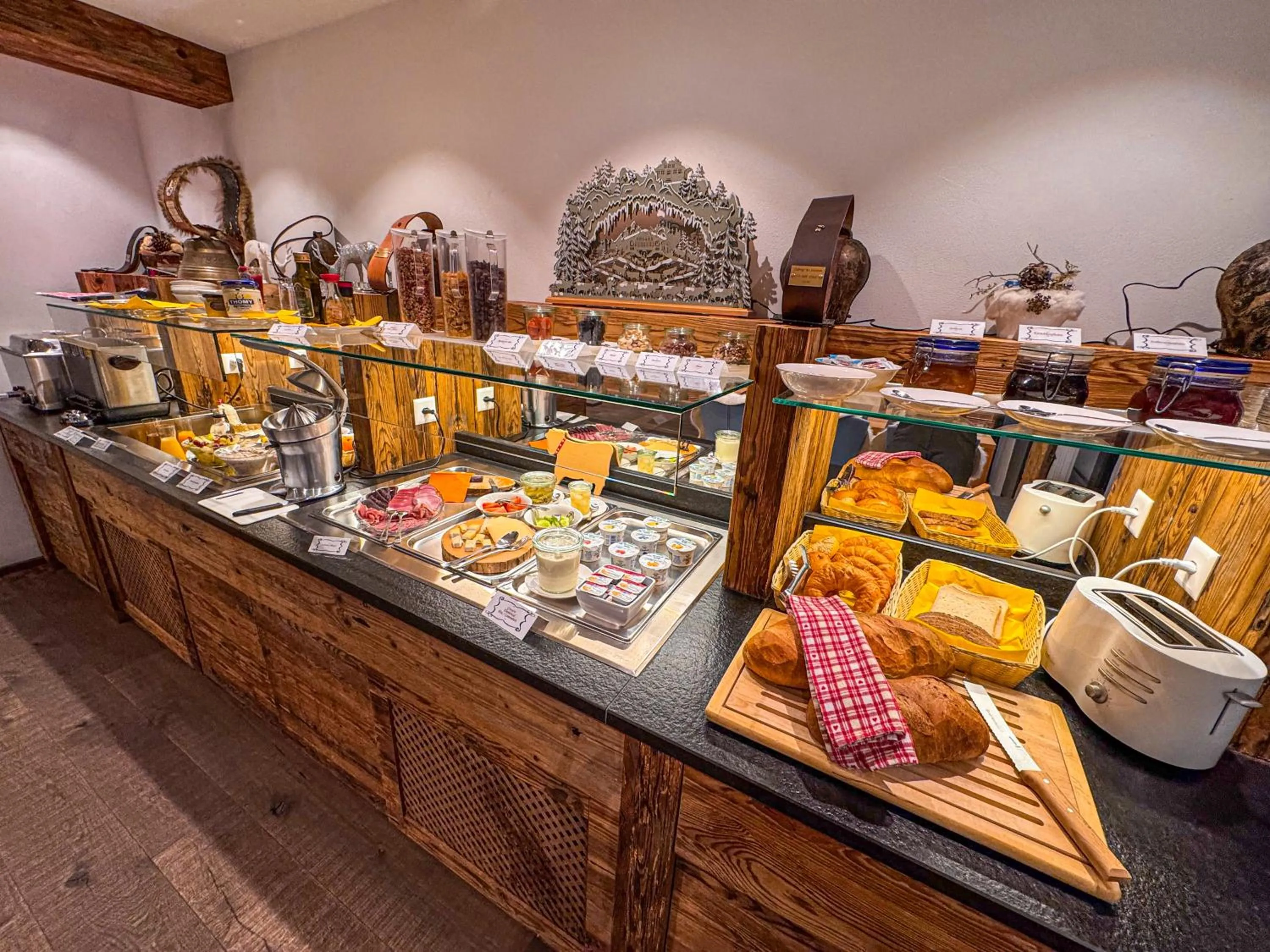 Breakfast in Panorama Ski Lodge