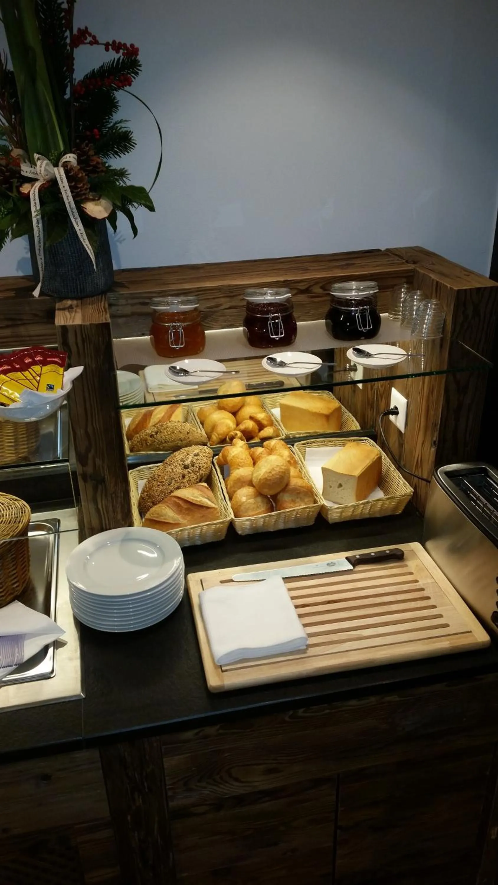 Buffet breakfast in Panorama Ski Lodge