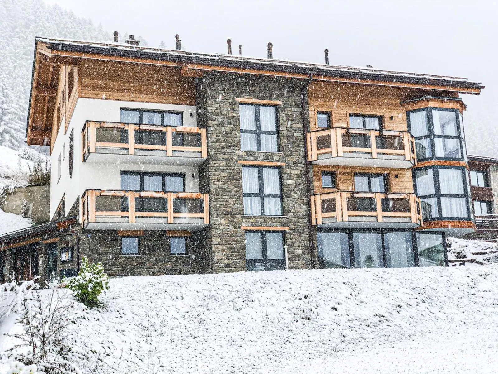 Property building in Panorama Ski Lodge