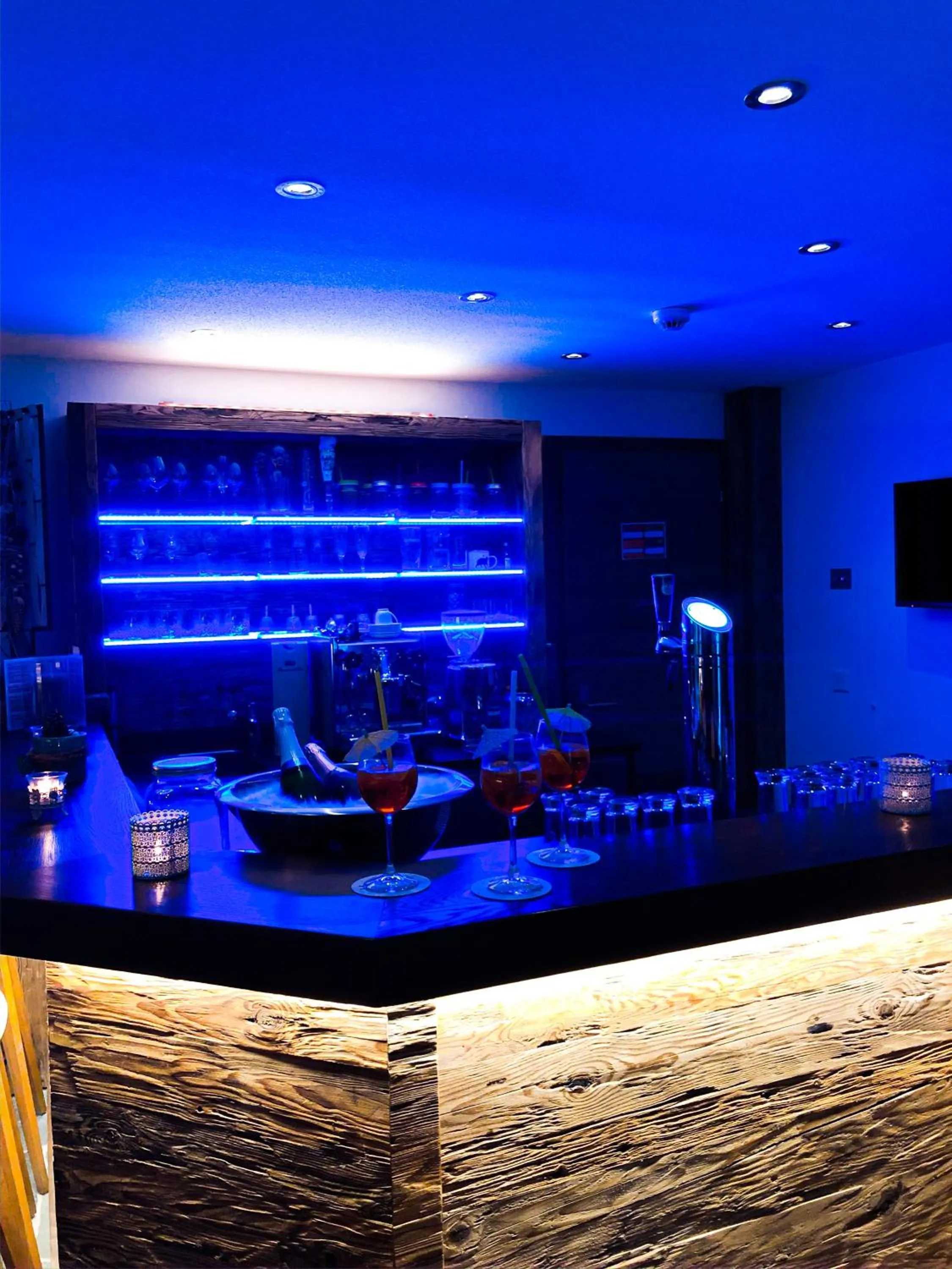 Lounge or bar in Panorama Ski Lodge