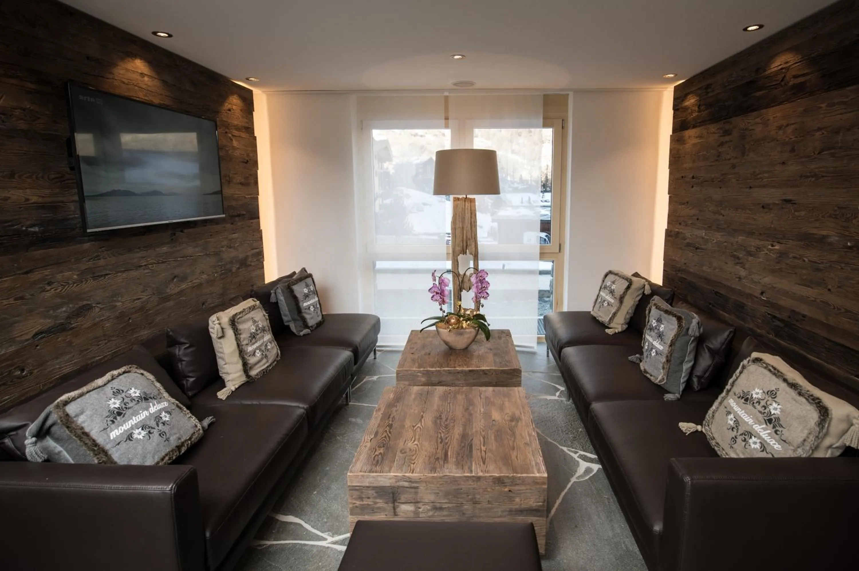 Lounge or bar in Panorama Ski Lodge