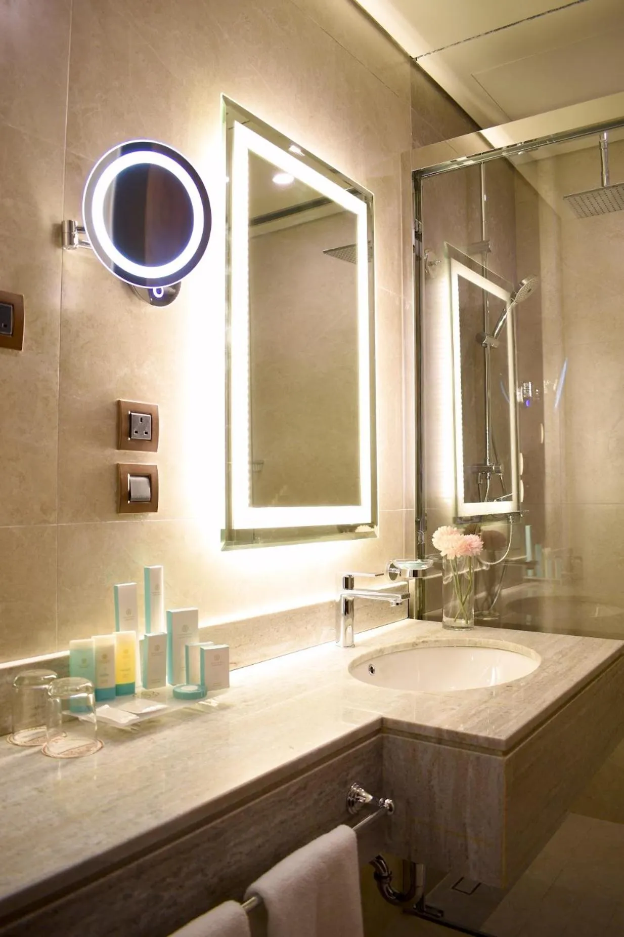 Shower in Sunset Jeddah