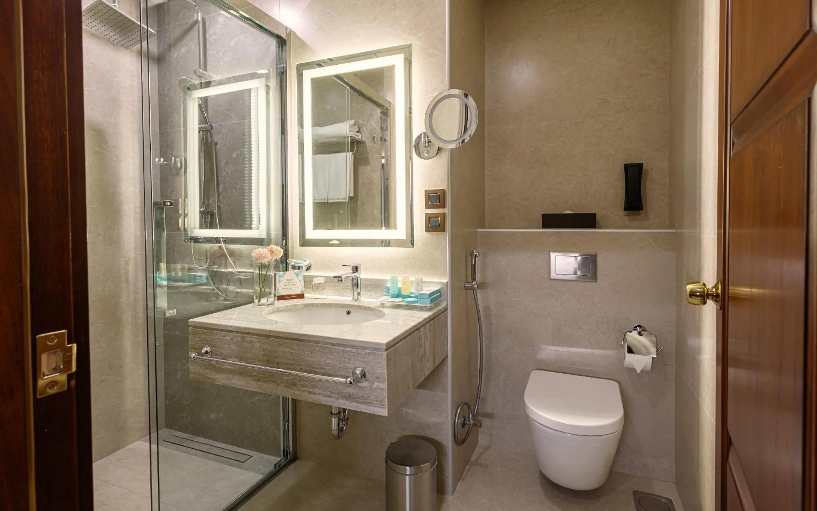 Shower in Sunset Jeddah