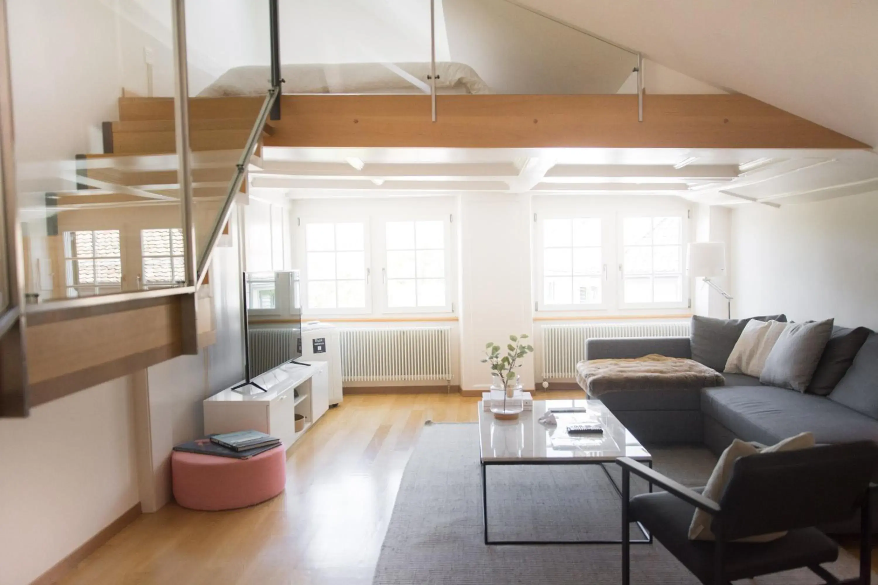 Lake Side Location Bellevue Lake Side Location Bellevue