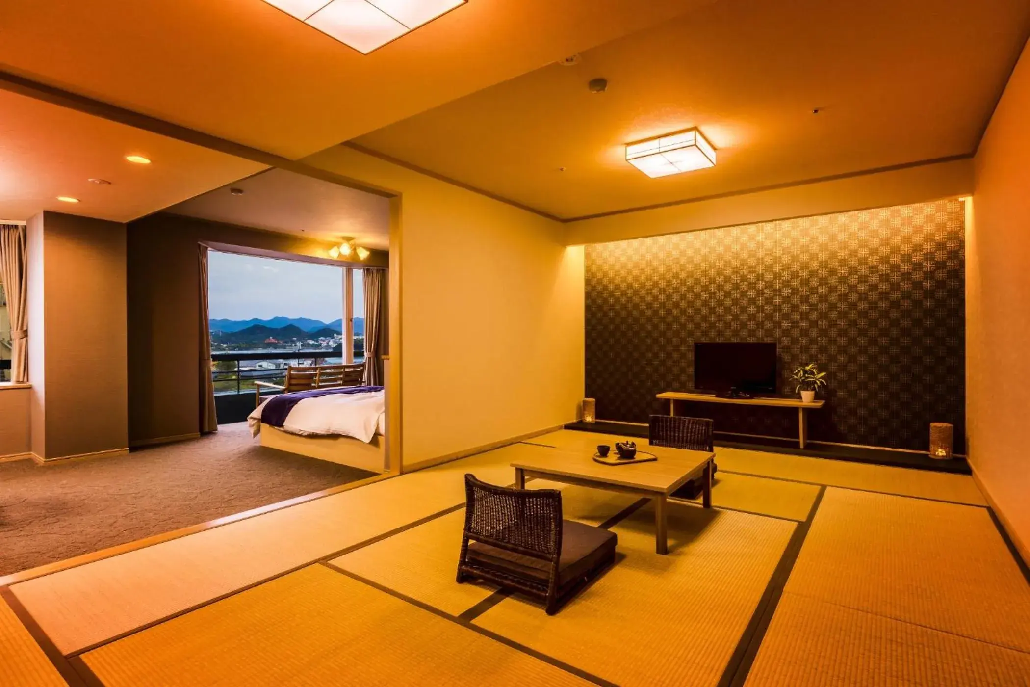 Superior Twin Room in Ooedo Onsen Monogatari Premium Shirahama Gyoen Superior Twin Room in Ooedo Onsen Monogatari Premium Shirahama Gyoen