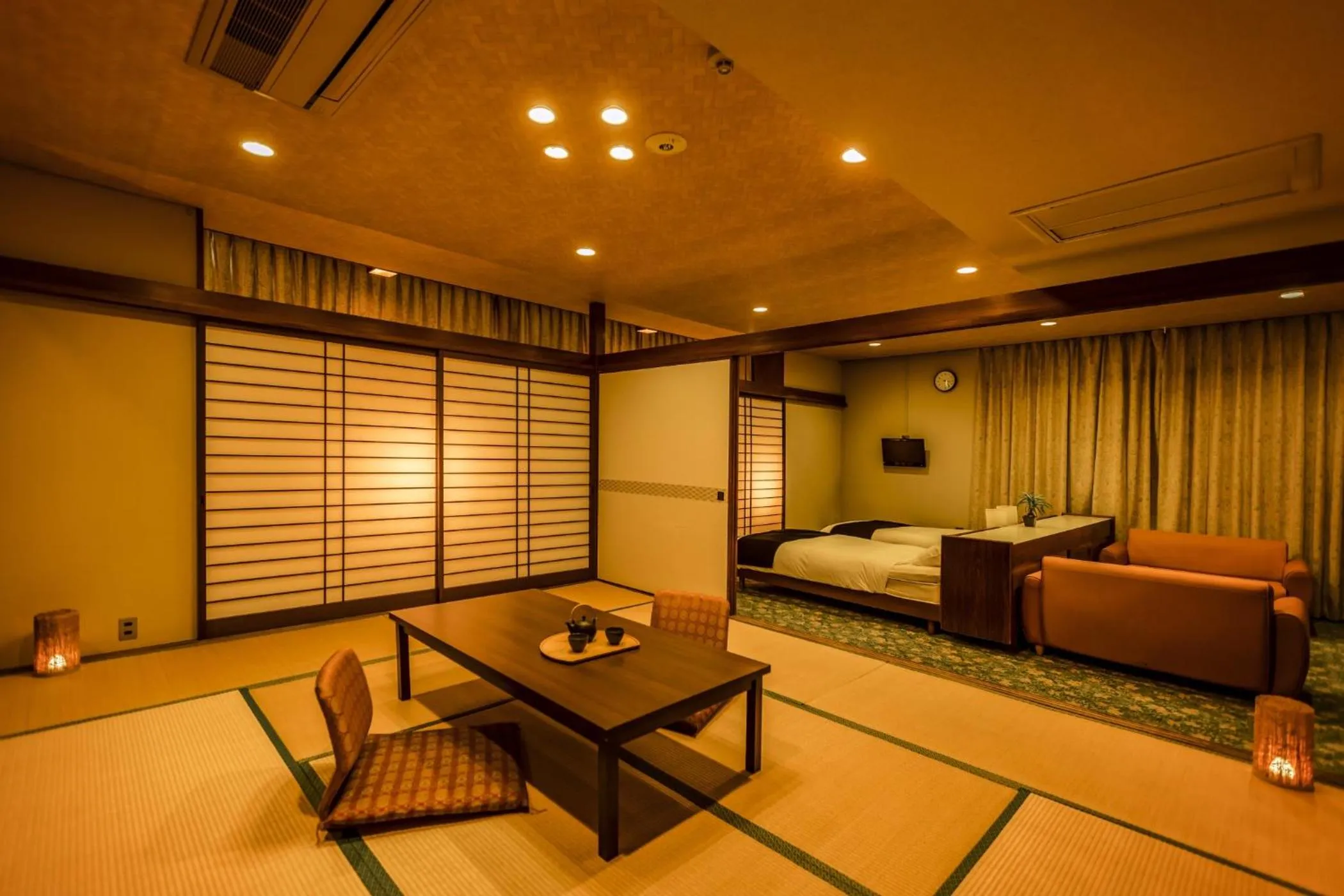 Photo of the whole room, Bed in Ooedo Onsen Monogatari Kaike