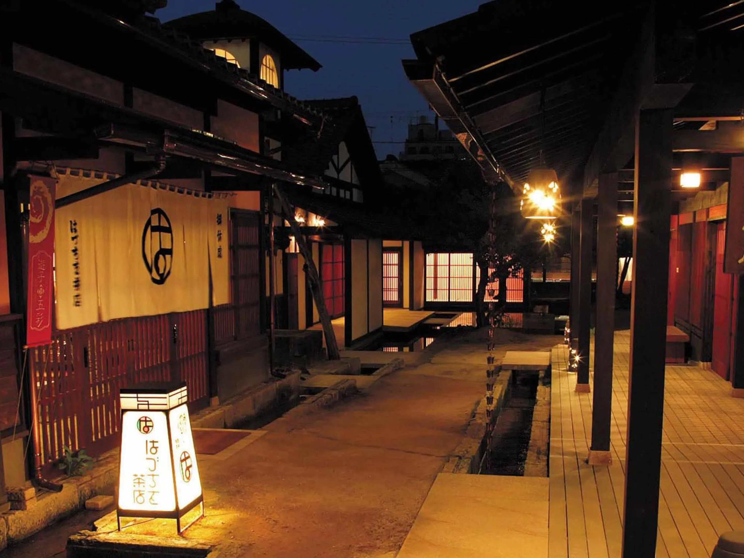 Nearby landmark in Ooedo Onsen Monogatari Yamashiro Saichoraku