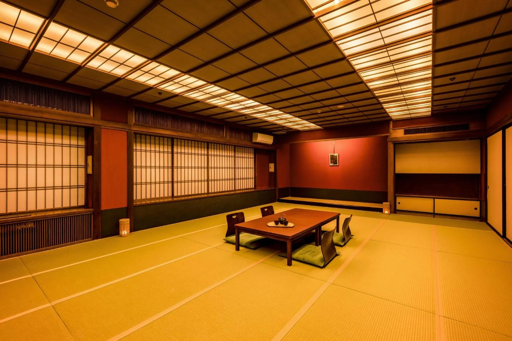 Photo of the whole room in Ooedo Onsen Monogatari Yamashiro Saichoraku