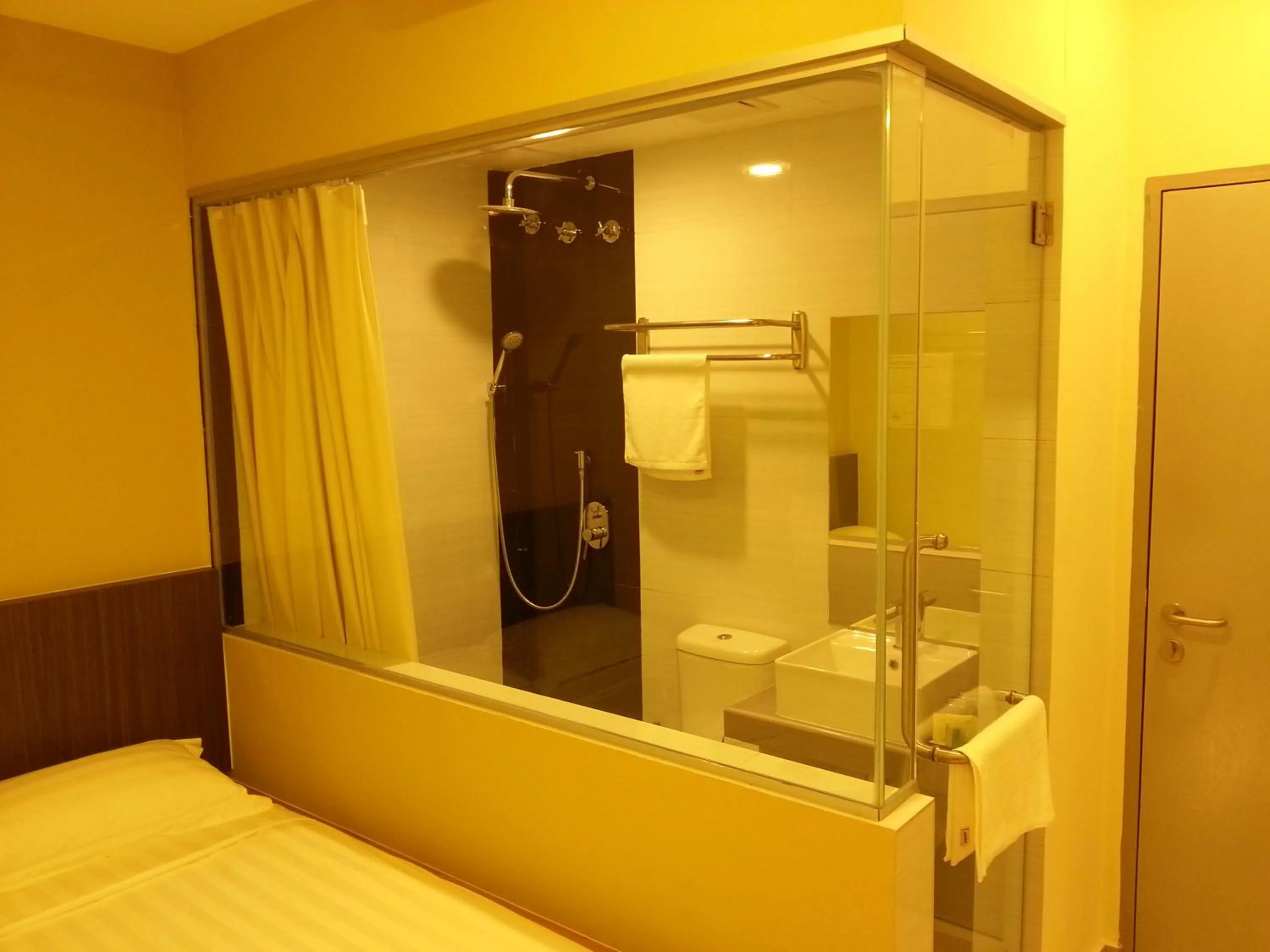 Photo of the whole room, Bed in Hotel Vevo Puchong Malaysia