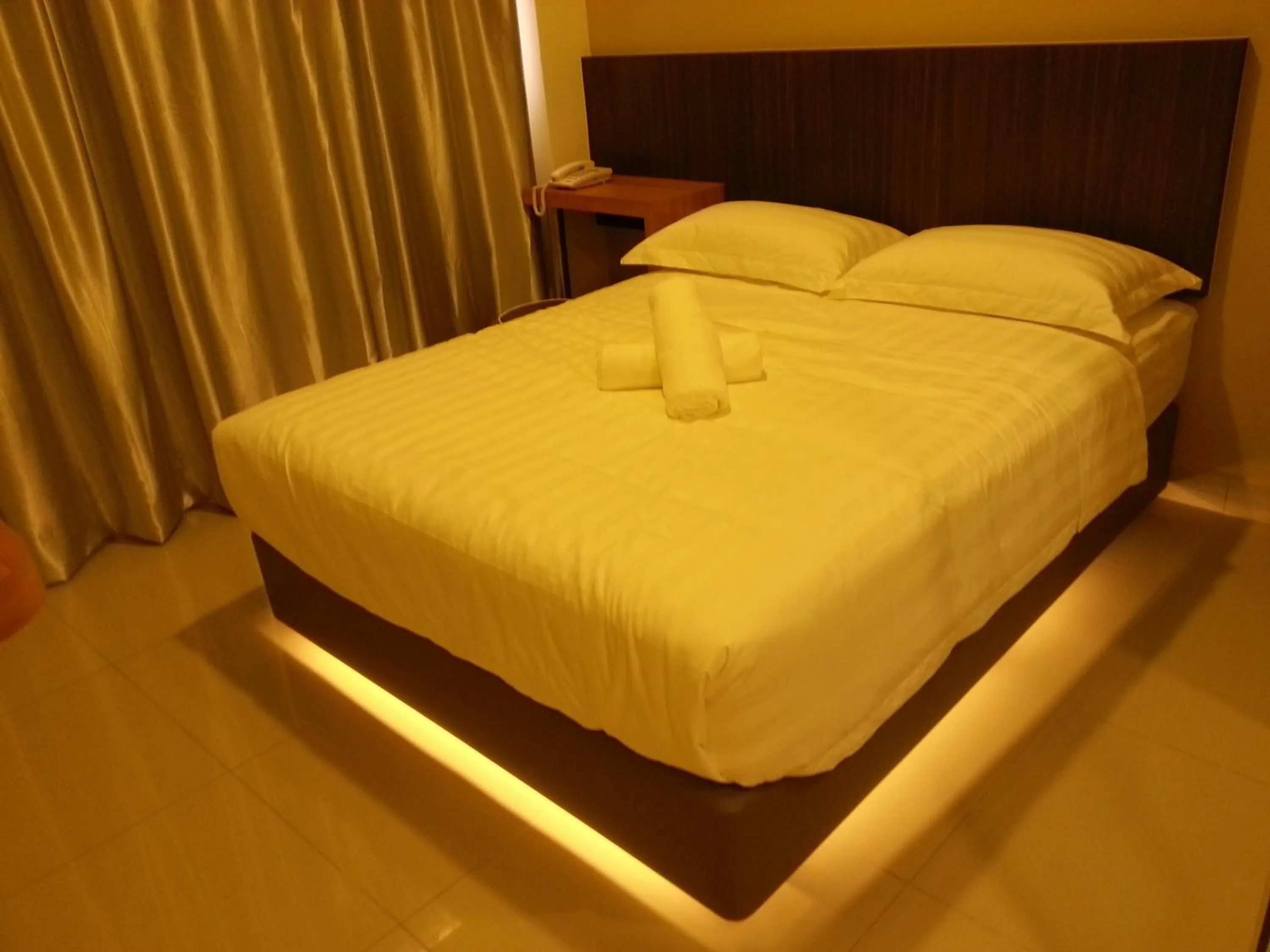 Photo of the whole room, Bed in Hotel Vevo Puchong Malaysia