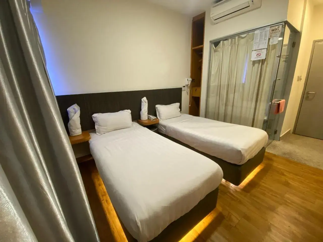 Superior Twin Single With Window in Hotel Vevo Puchong Malaysia Superior Twin Single With Window in Hotel Vevo Puchong Malaysia