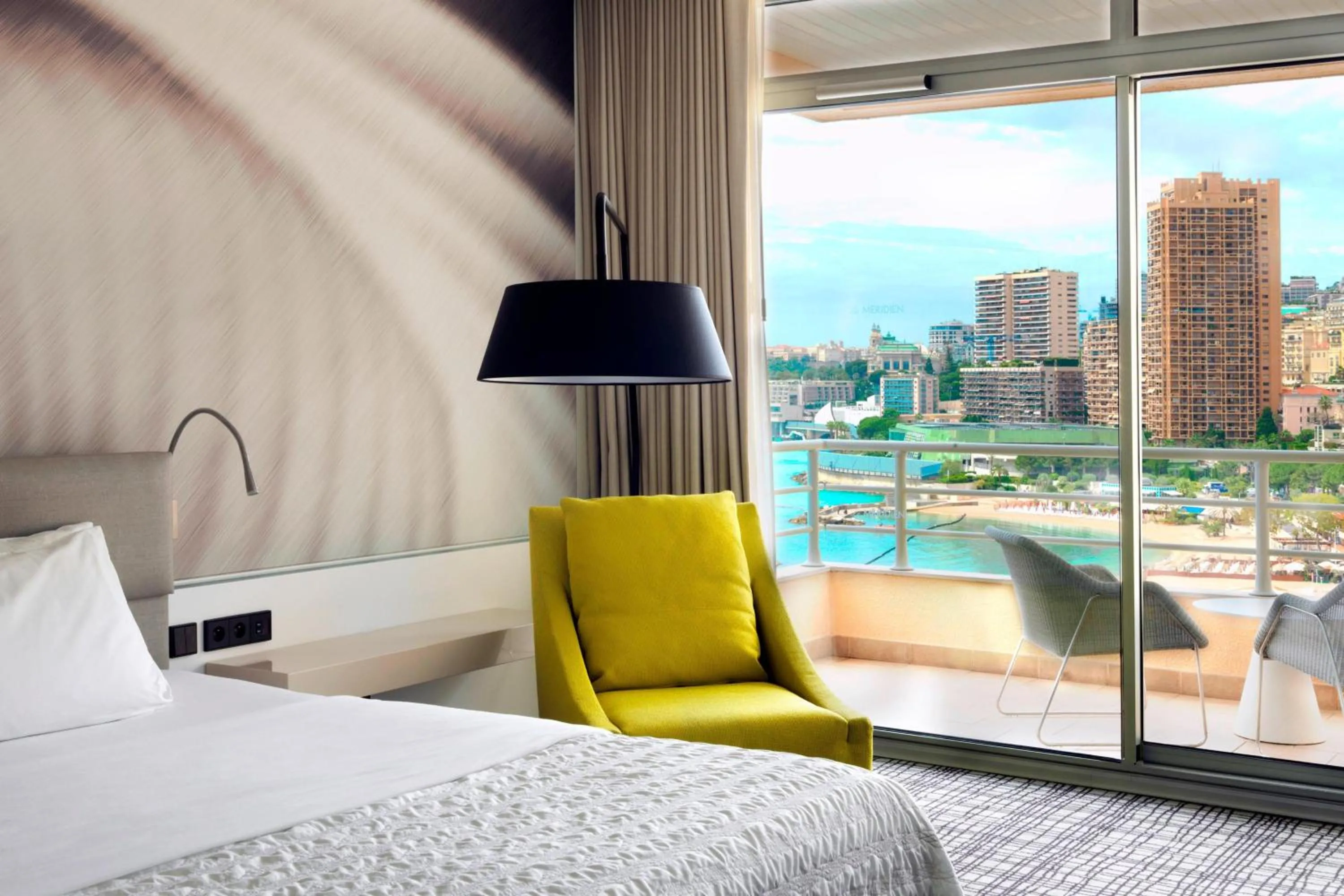 Photo of the whole room, Bed in Le Méridien Beach Plaza