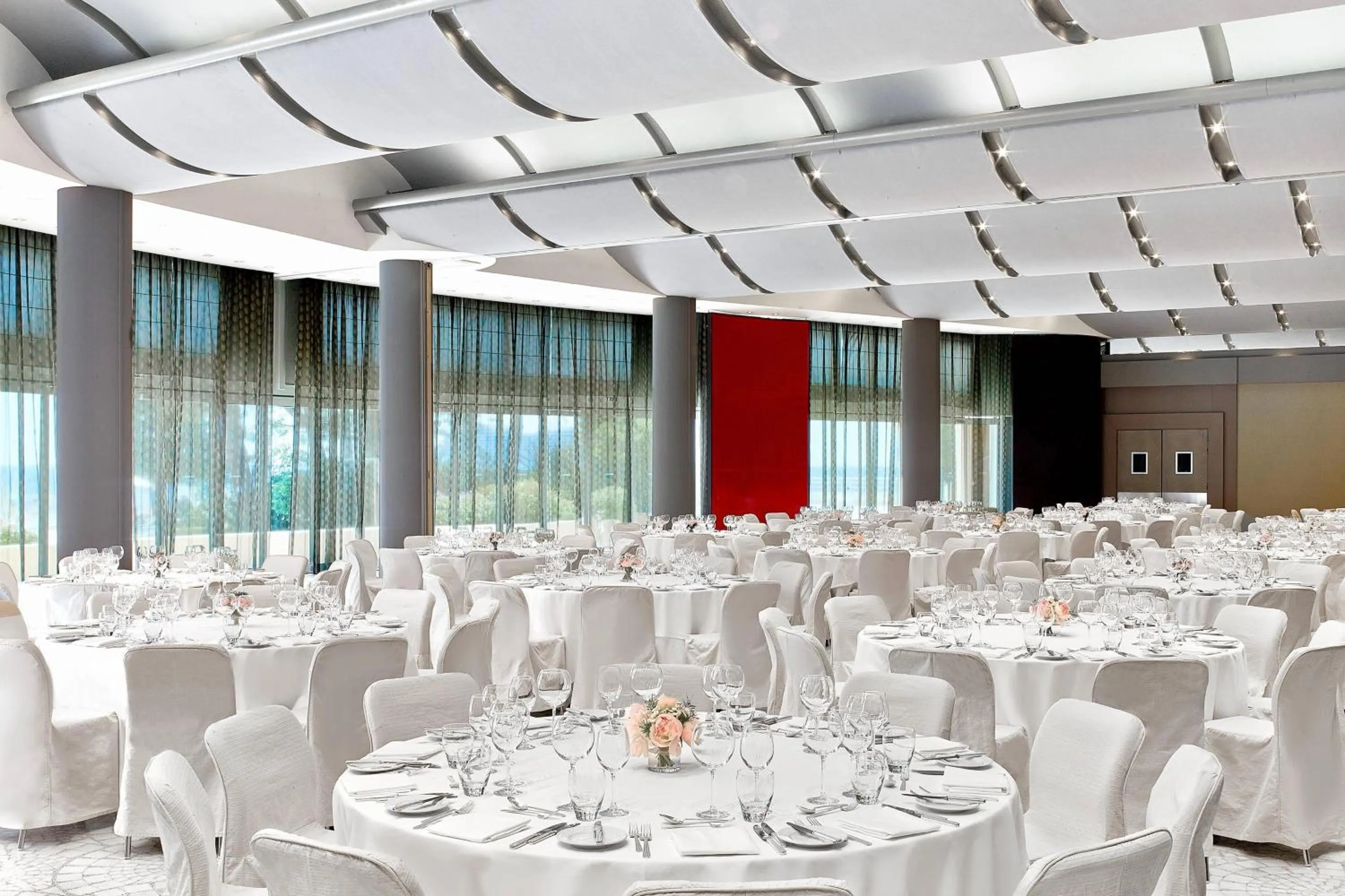 Meeting/conference room in Le Méridien Beach Plaza