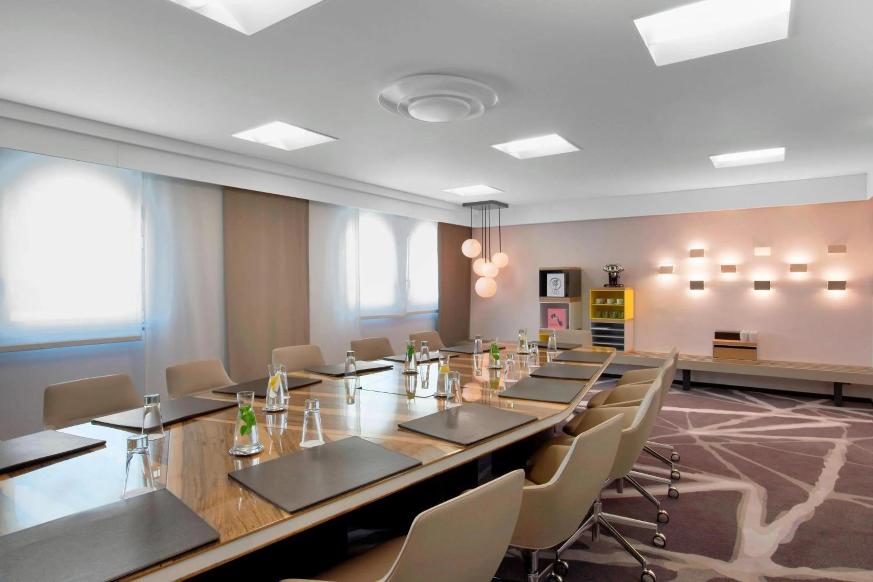 Meeting/conference room in Le Méridien Beach Plaza