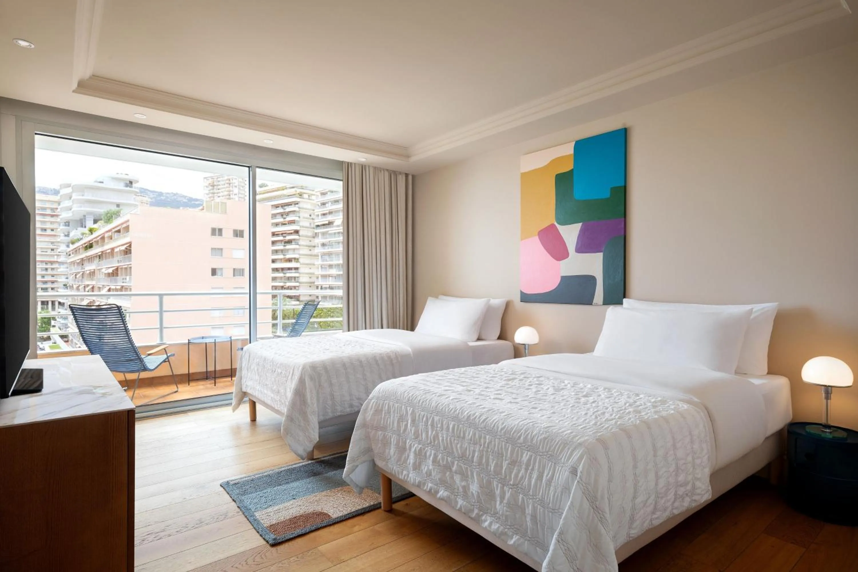 Bedroom, Bed in Le Méridien Beach Plaza