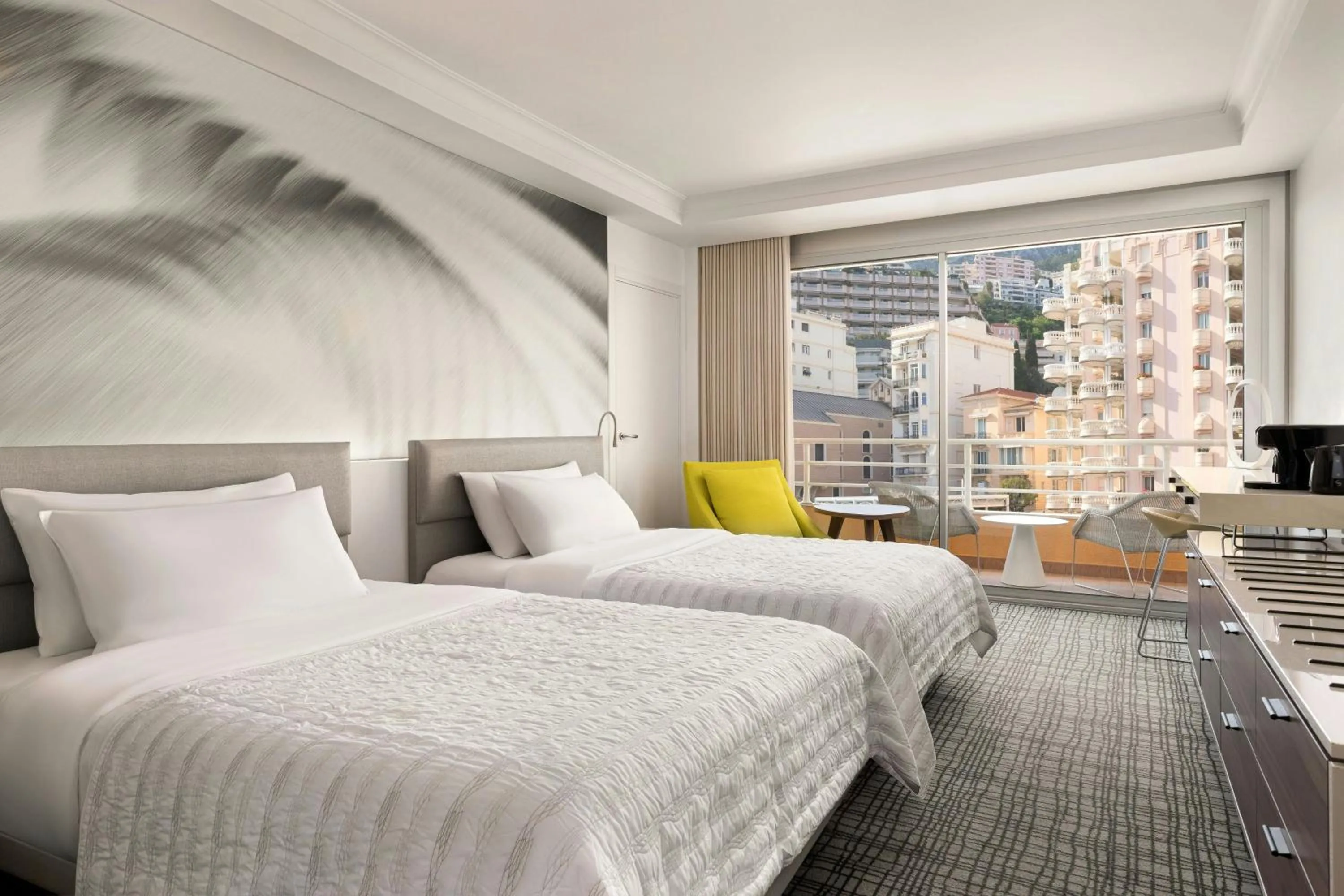 Photo of the whole room, Bed in Le Méridien Beach Plaza