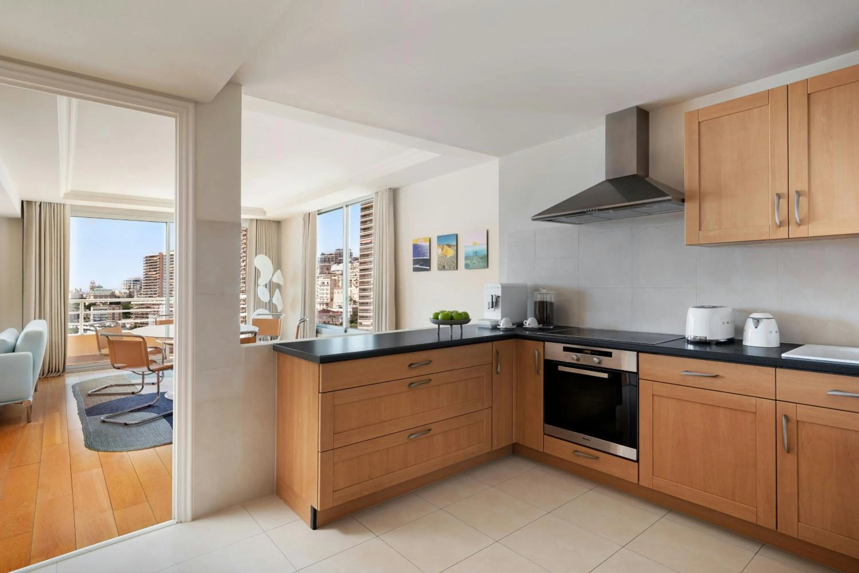 Kitchen or kitchenette in Le Méridien Beach Plaza