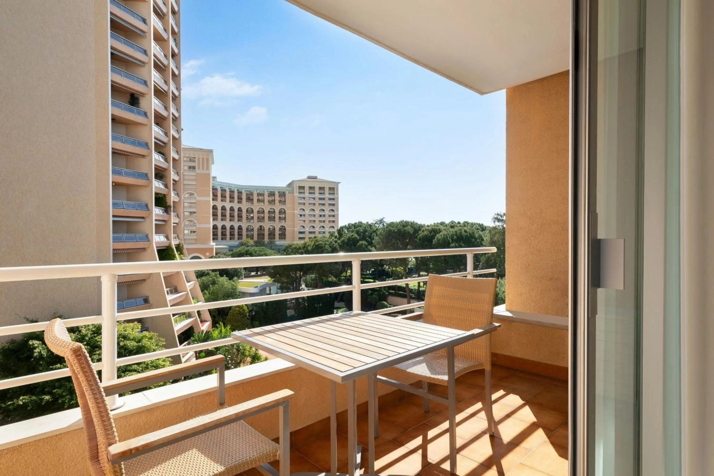 Photo of the whole room in Le Méridien Beach Plaza