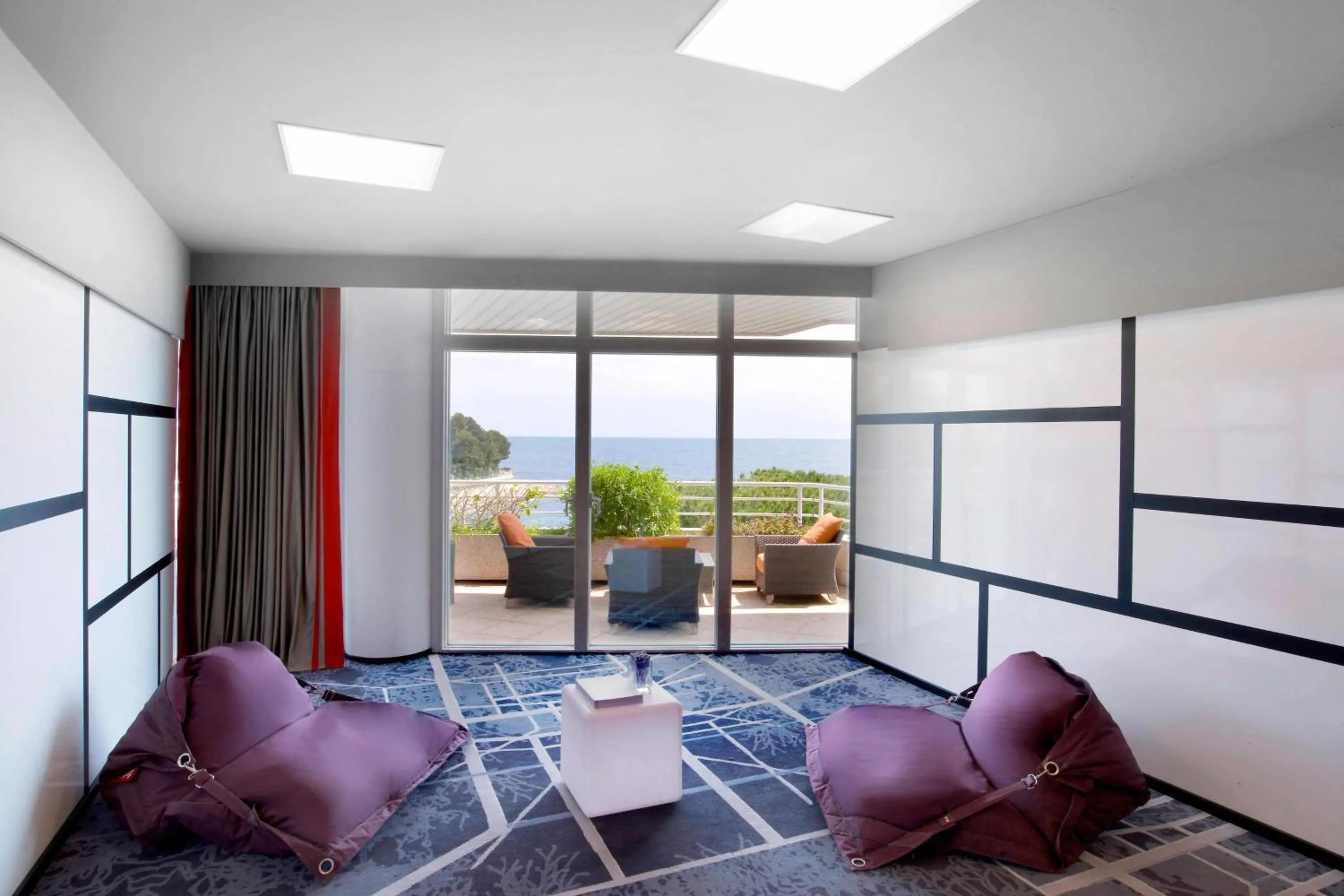 Meeting/conference room in Le Méridien Beach Plaza