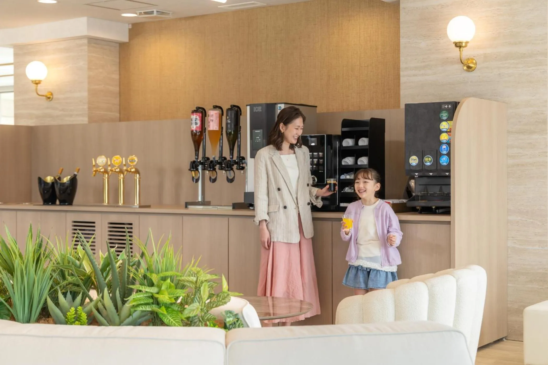 Lounge or bar in Ooedo Onsen Monogatari Premium Shima Saichoraku