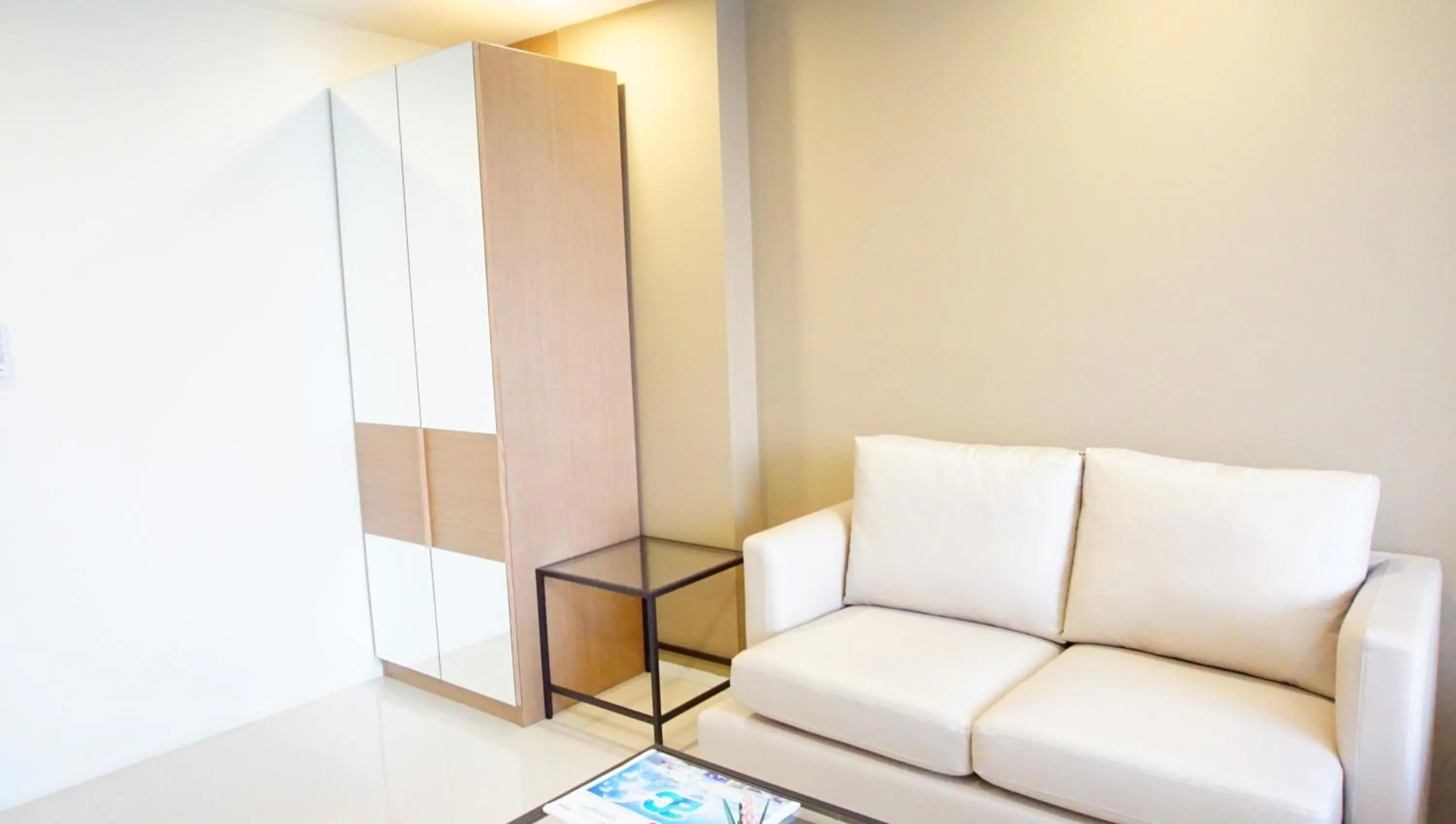 Living room in 185 Residence