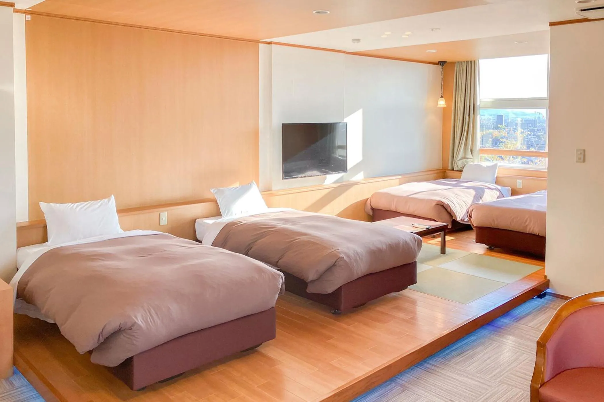 Photo of the whole room, Bed in Ooedo Onsen Monogatari Dogo