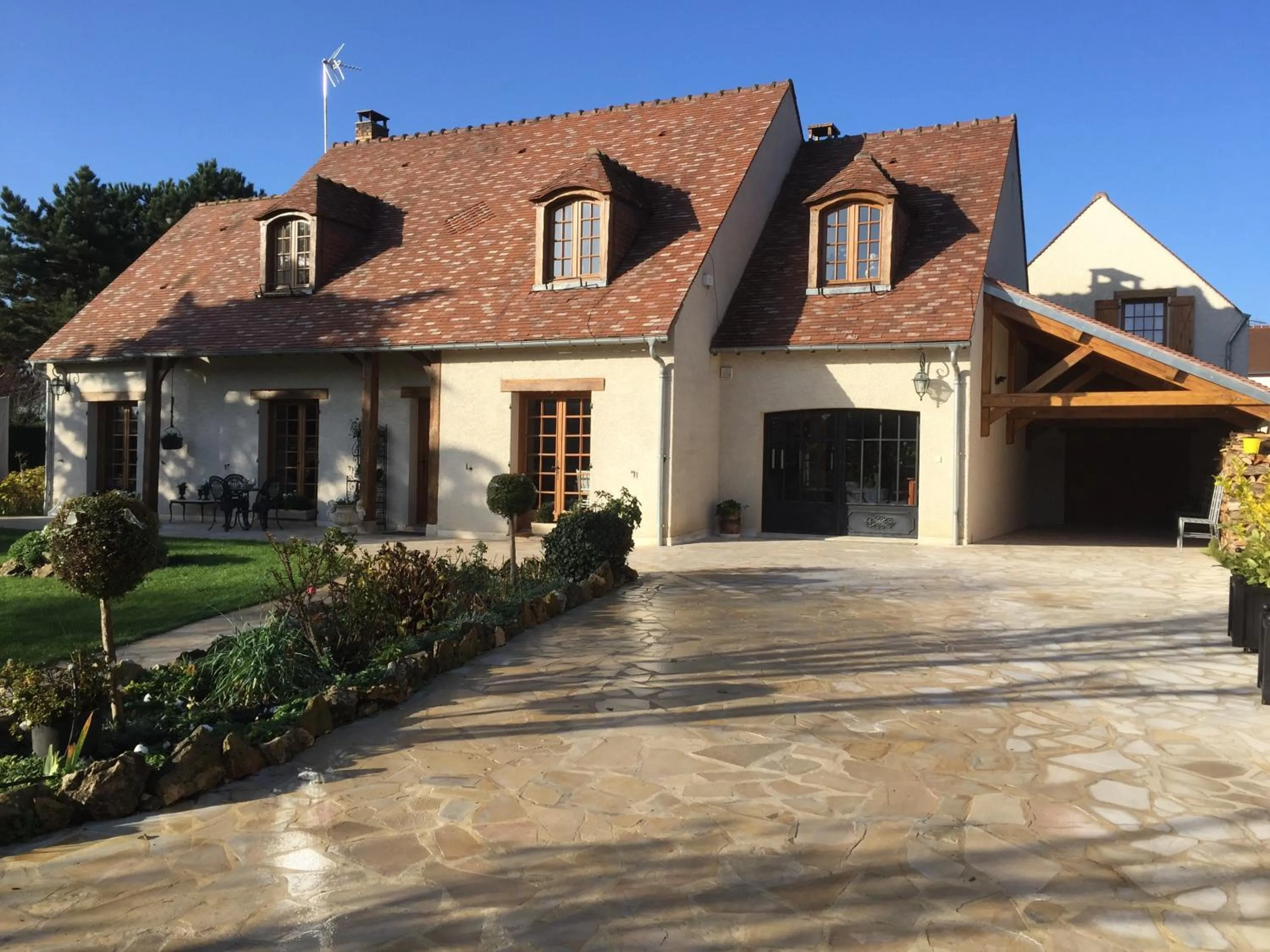 Facade/entrance in Les Prémices De La Forêt