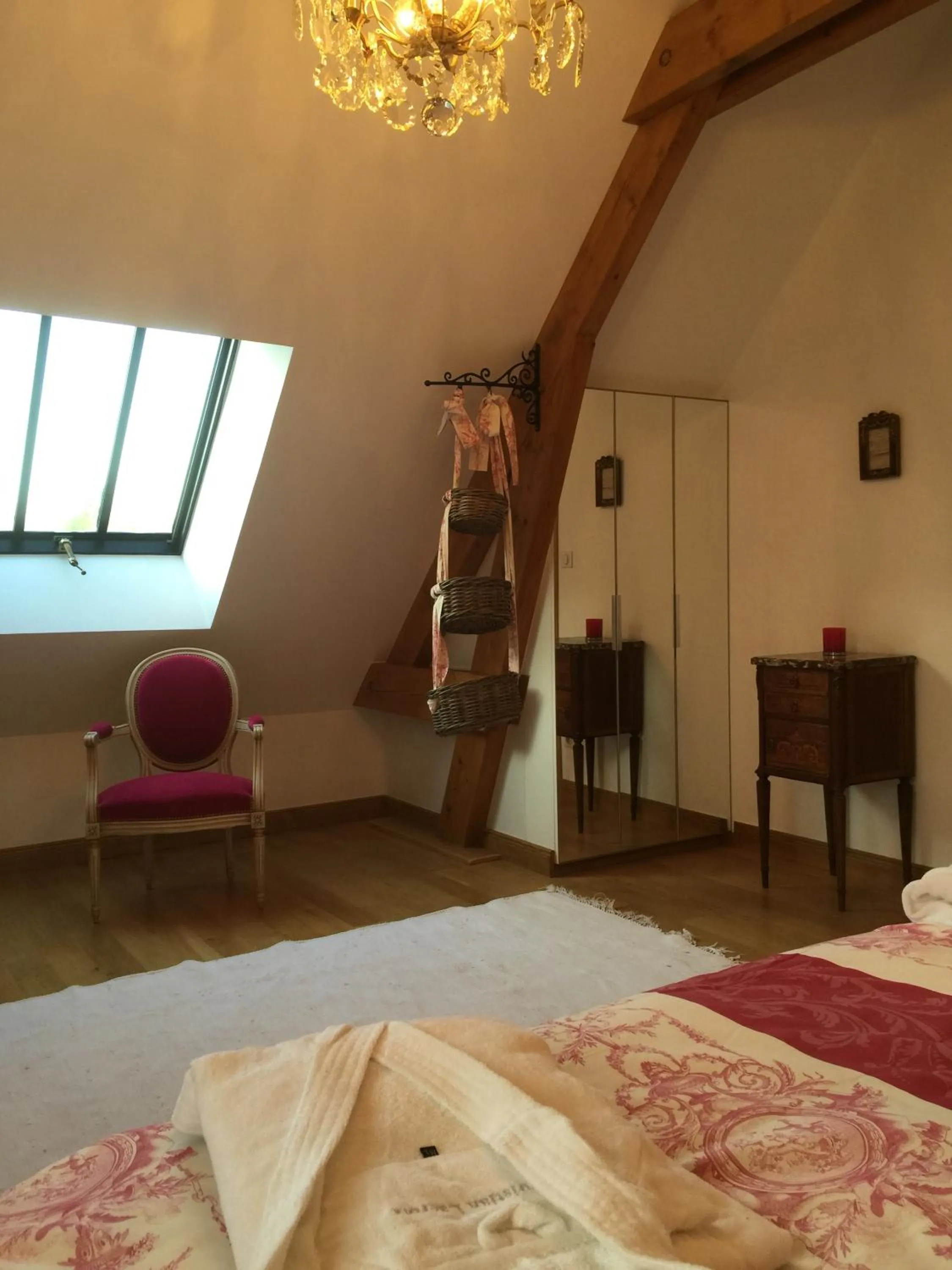 Bedroom, Bed in Les Prémices De La Forêt