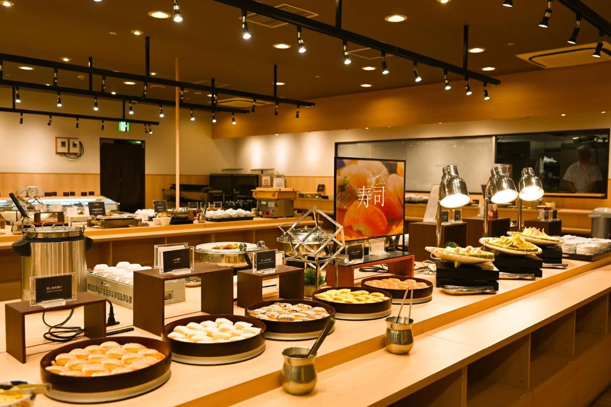 Restaurant/places to eat in Ooedo Onsen Monogatari Awazu Grand Hotel