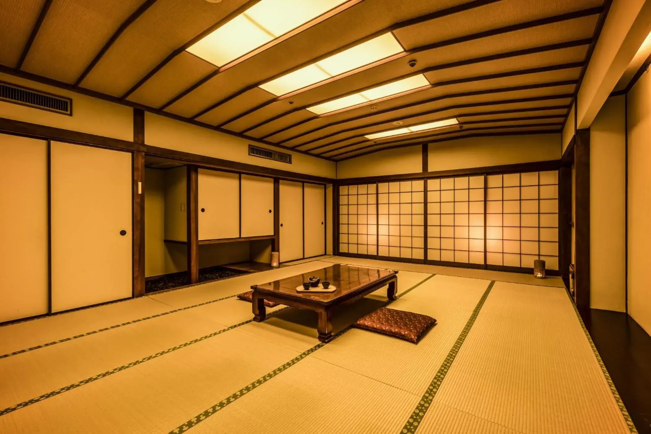 Photo of the whole room in Ooedo Onsen Monogatari Awazu Grand Hotel Photo of the whole room in Ooedo Onsen Monogatari Awazu Grand Hotel