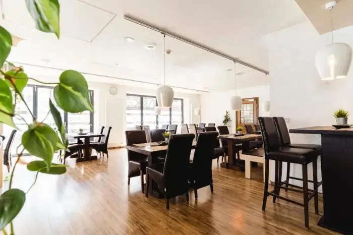 Restaurant/places to eat in Hotel Sonne29