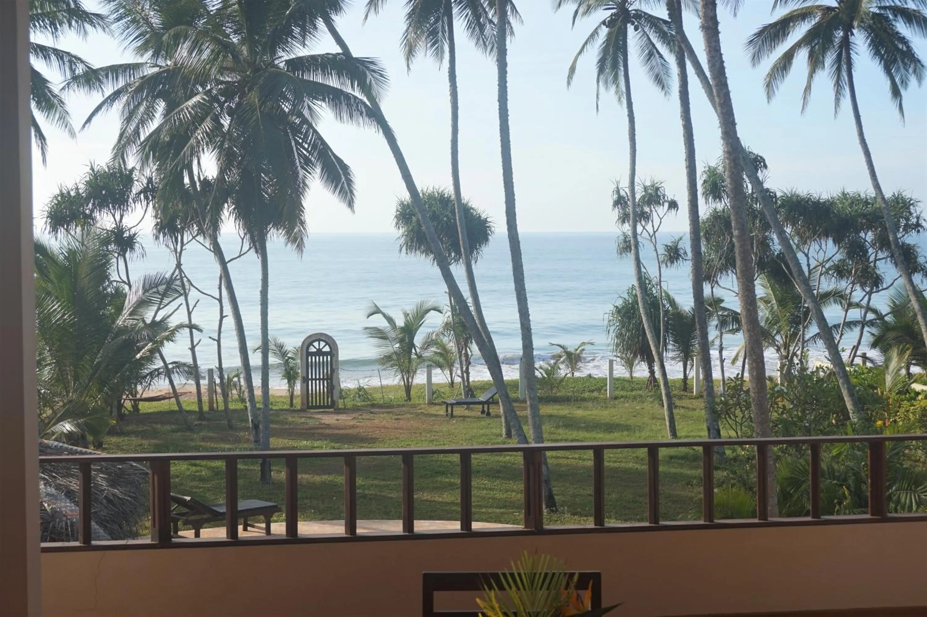 Lanka Beach Boutique Bungalows & Grand Villa