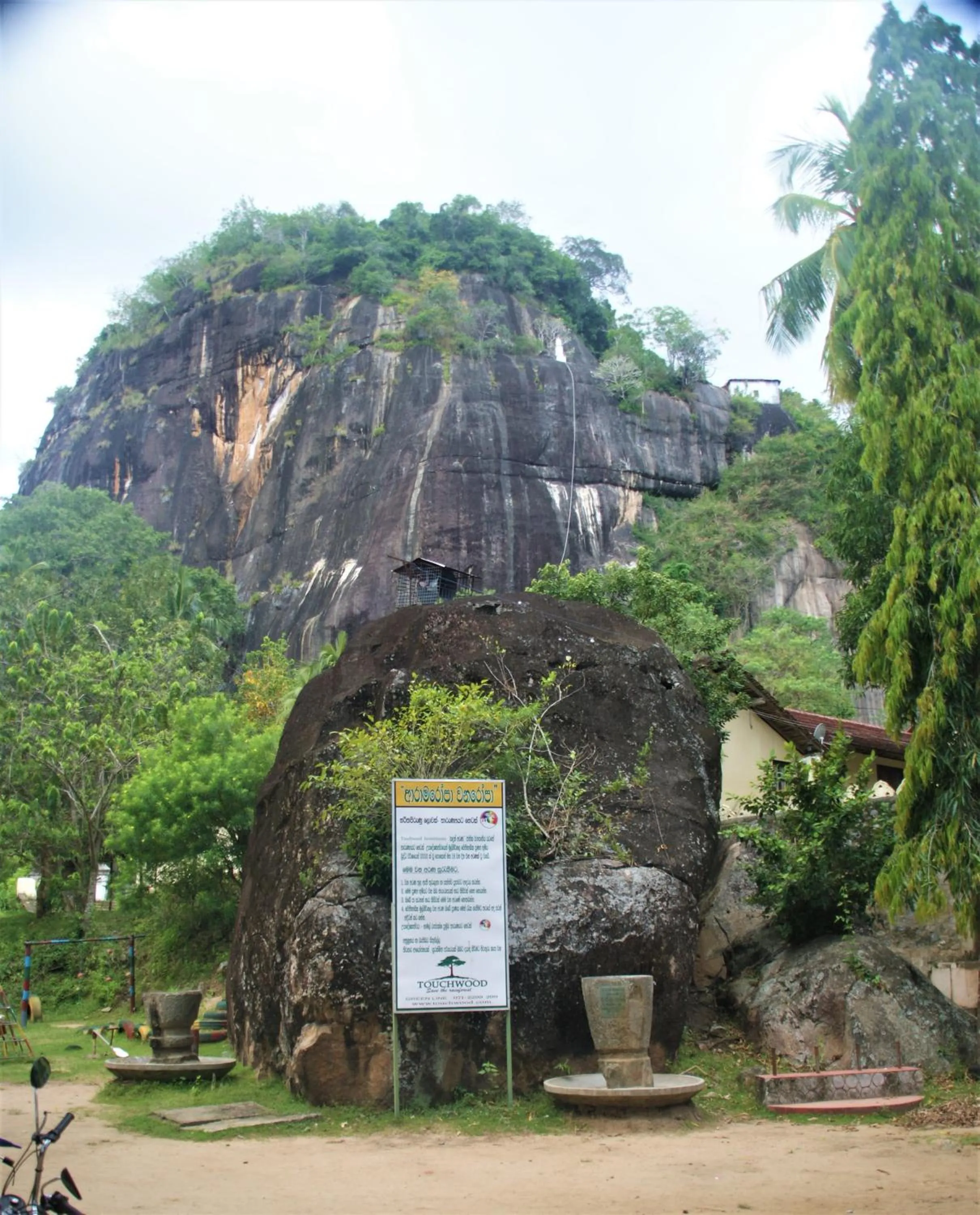 Lanka Beach Boutique Bungalows & Grand Villa