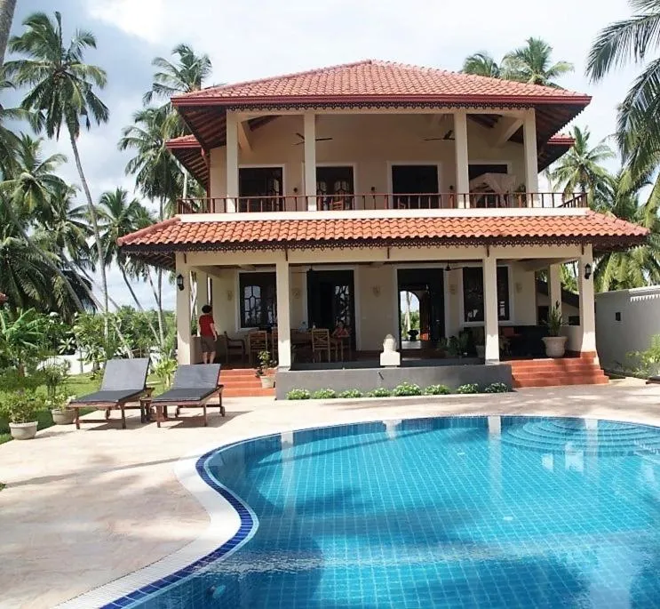 Lanka Beach Boutique Bungalows & Grand Villa