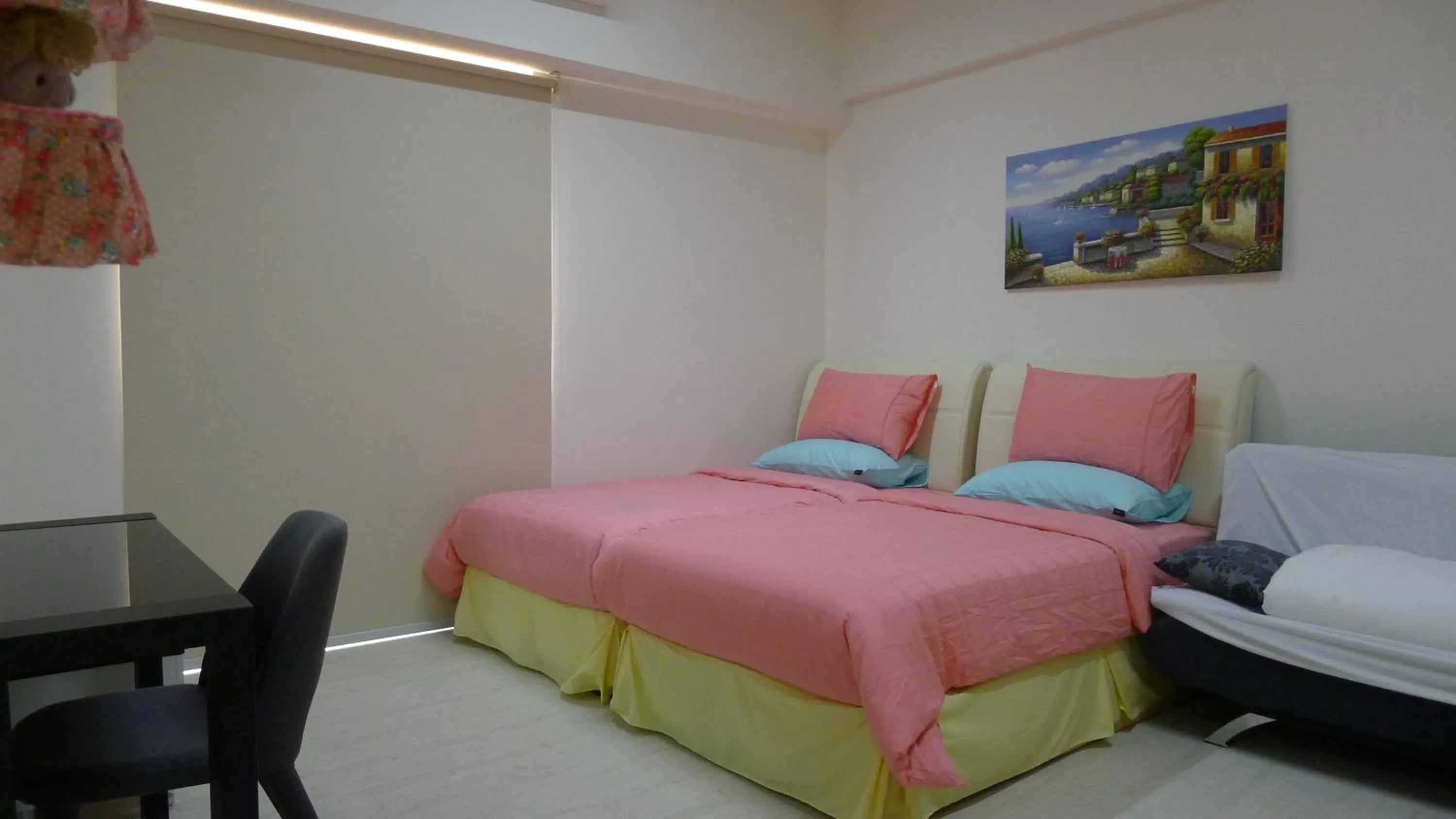 Bed in By The Sea @ Cozy Beachfront Home