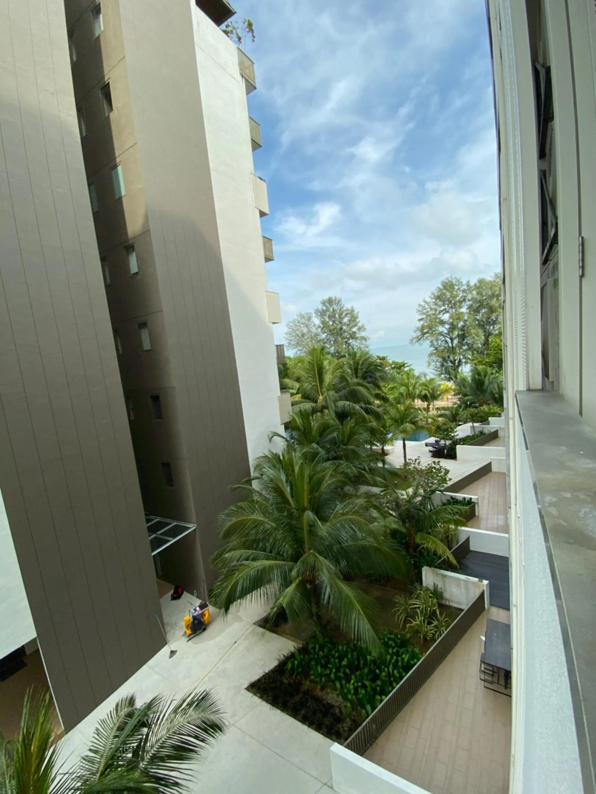 By The Sea @ Cozy Beachfront Home