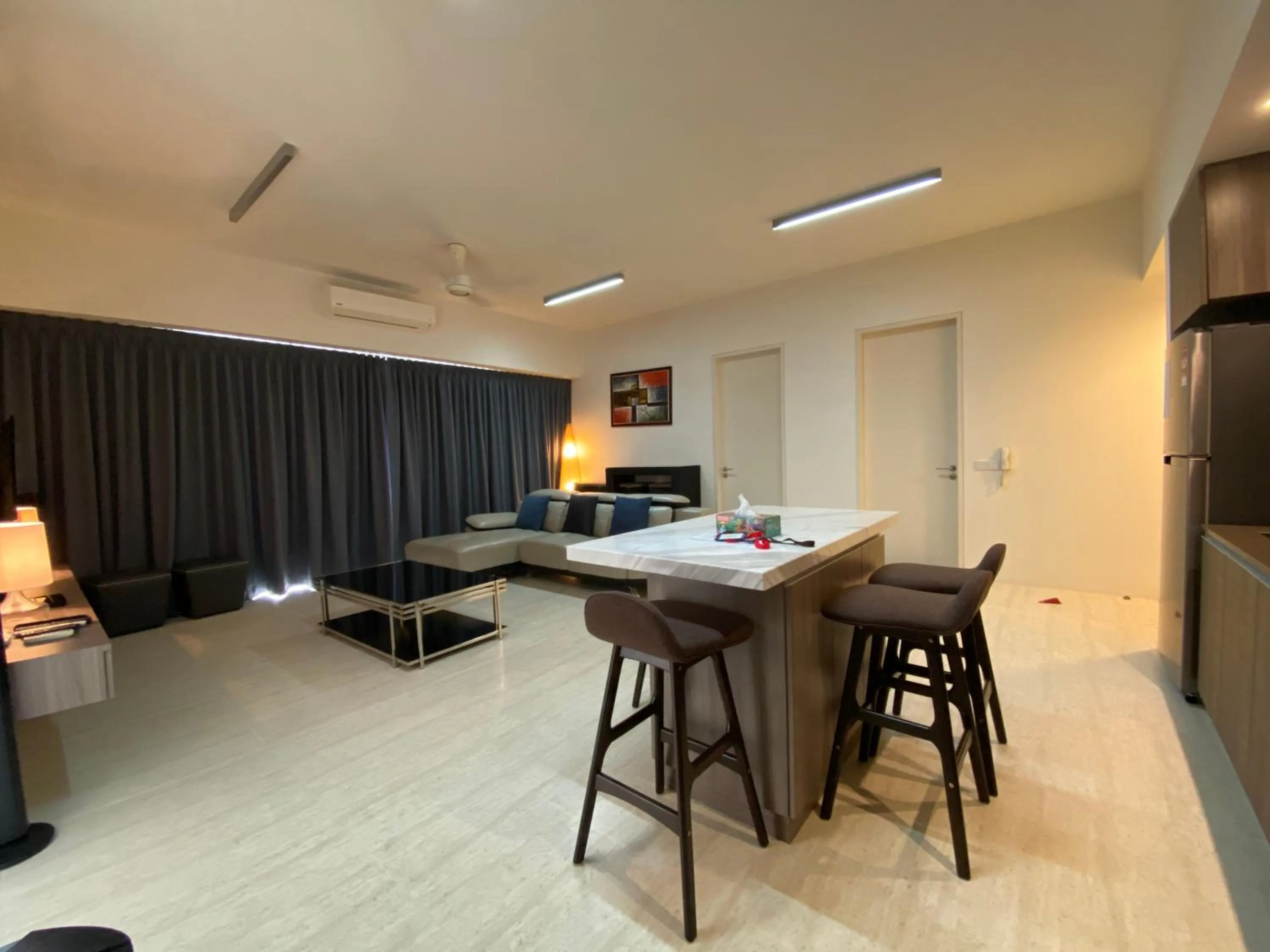 By The Sea @ Cozy Beachfront Home