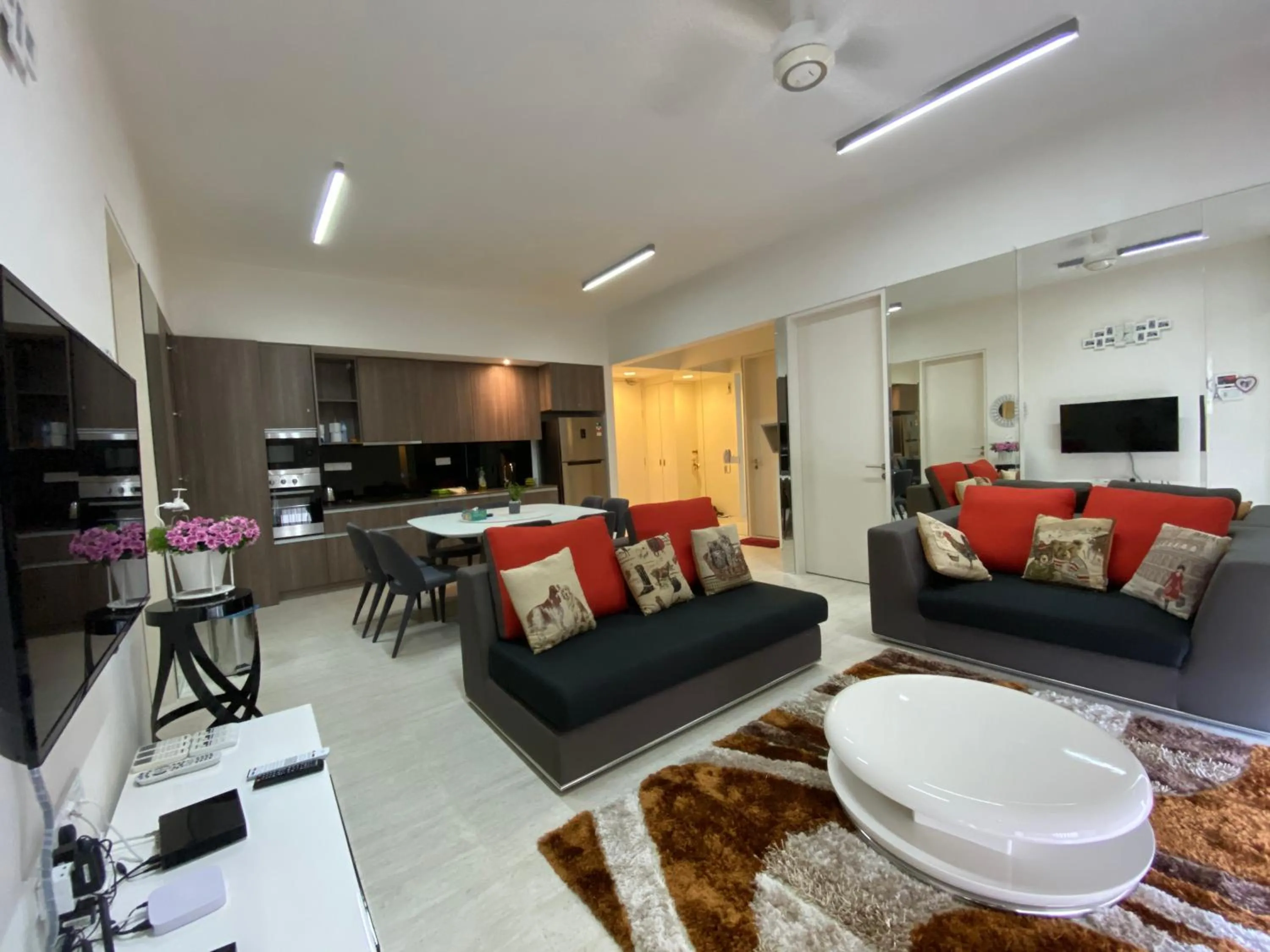 By The Sea @ Cozy Beachfront Home